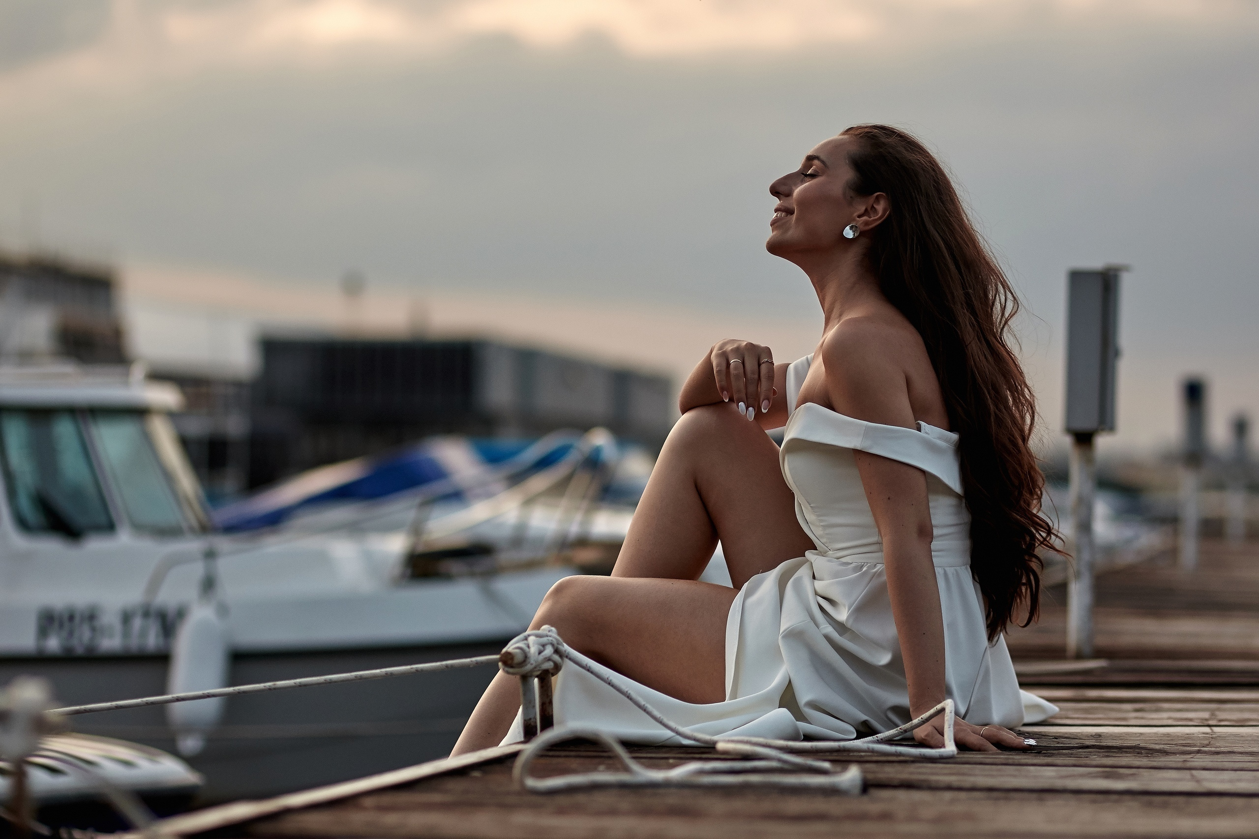 Свадебная фотосессия в яхт-клубе. Свадебный и семейный фотограф Москва, Звенигород, Одинцово, Можайск,