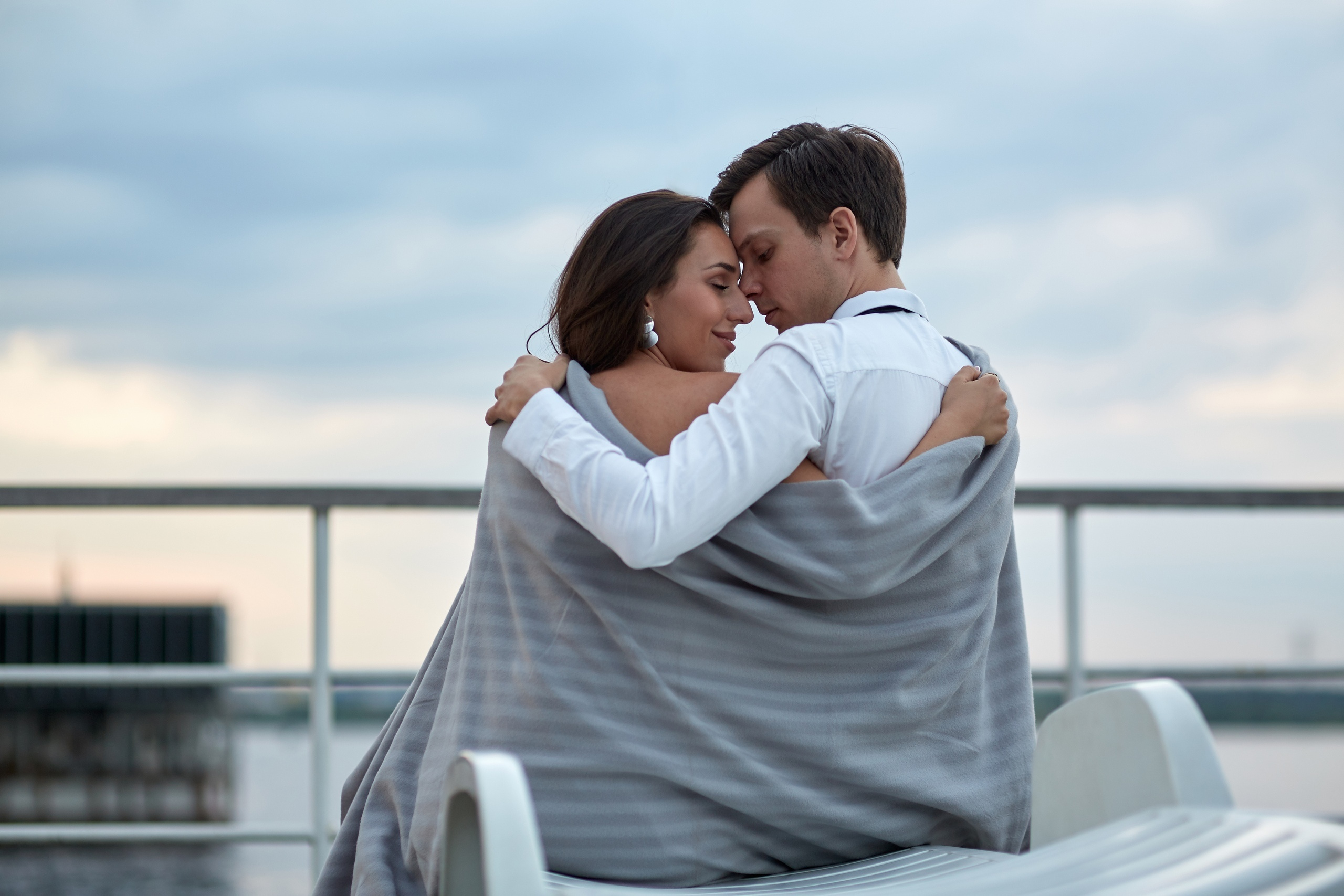 Свадебная фотосессия в яхт-клубе. Свадебный и семейный фотограф Москва, Звенигород, Одинцово, Можайск,