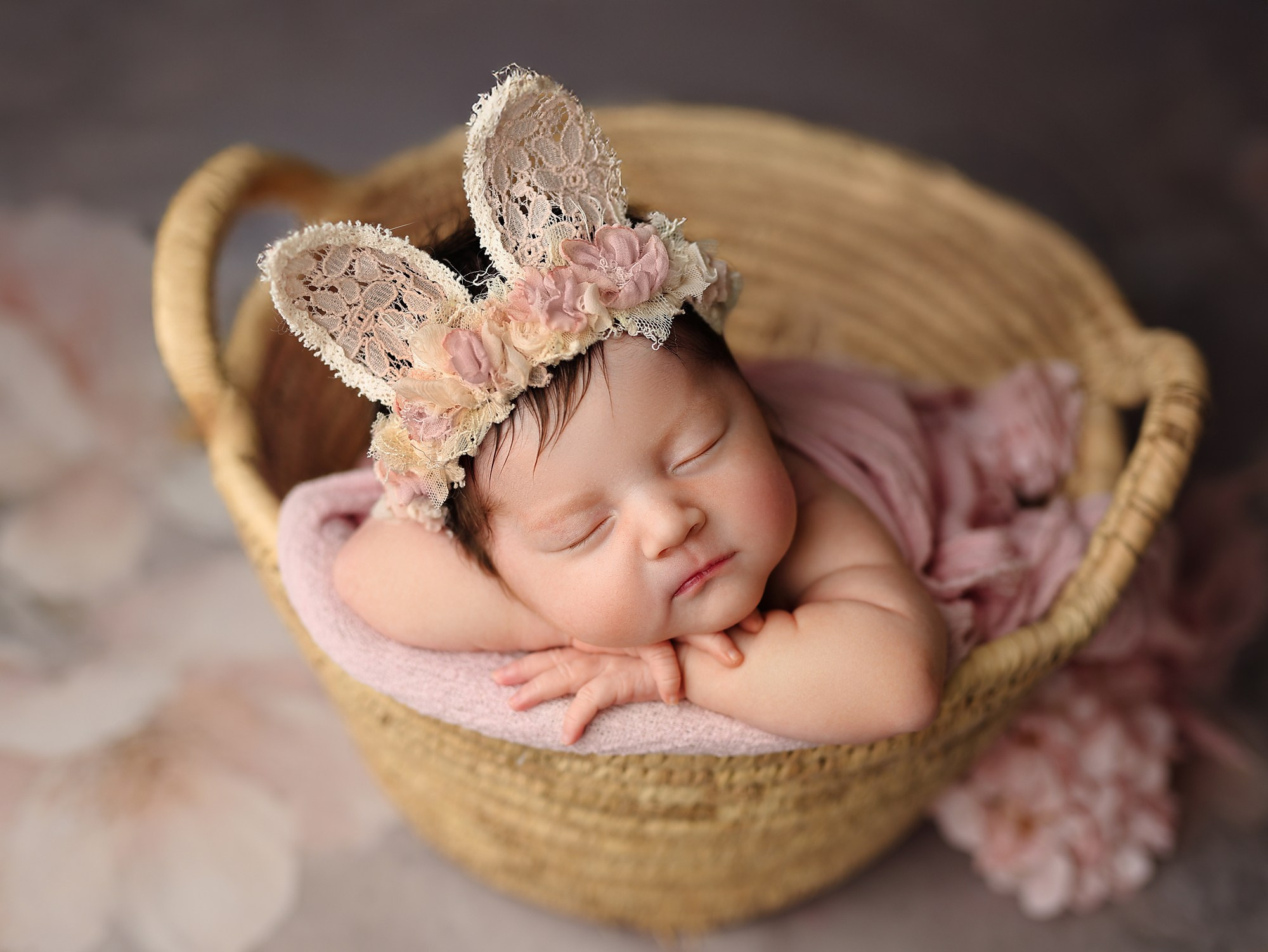 Newborn. Фотограф новорождённых в Казани Нейля Гильмутдинова ньюборн