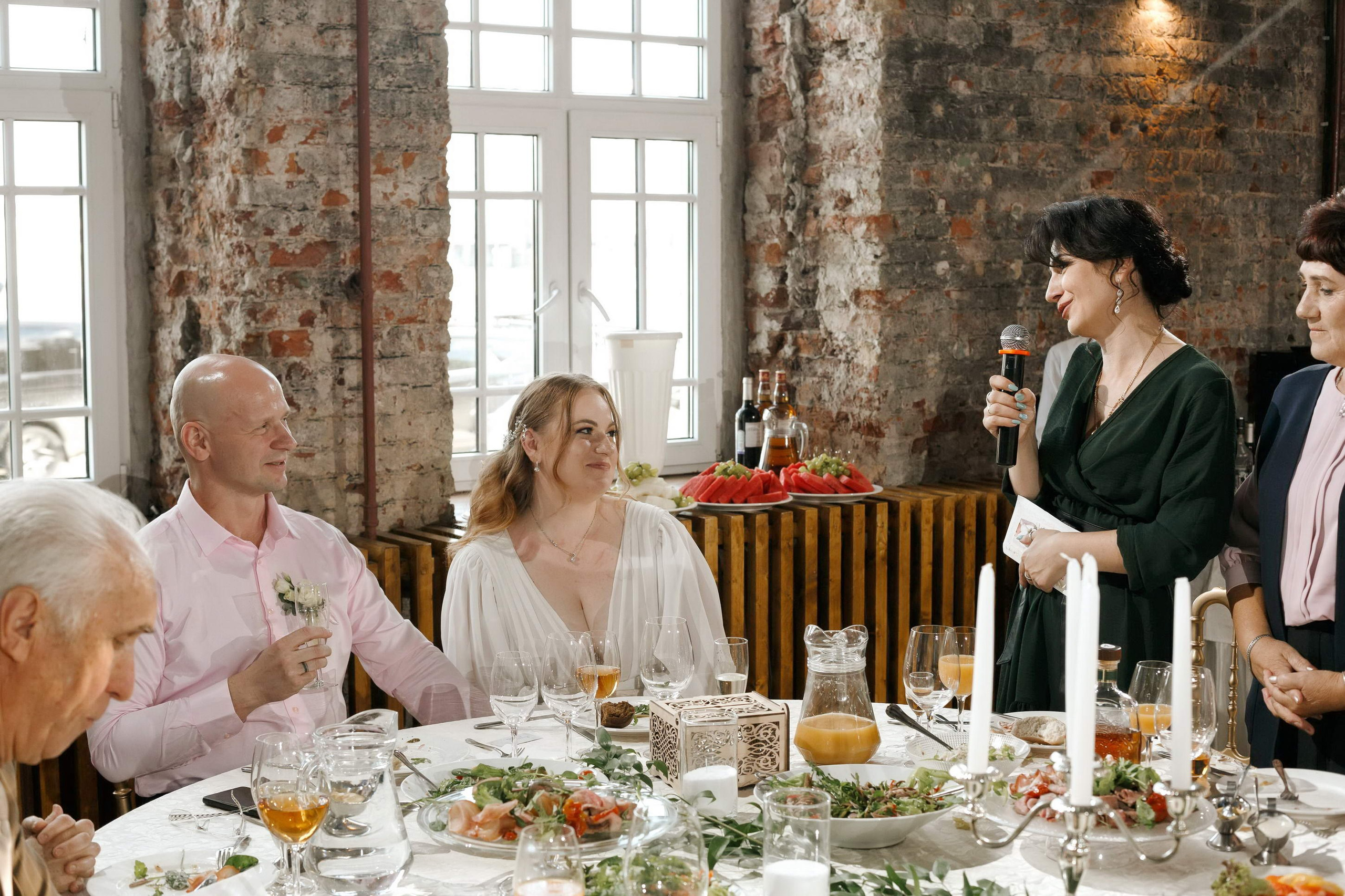 Свадебный банкет. Свадебный фотограф Игорь Брундасов 8PHOTO на свадьбу венчание загс СПб