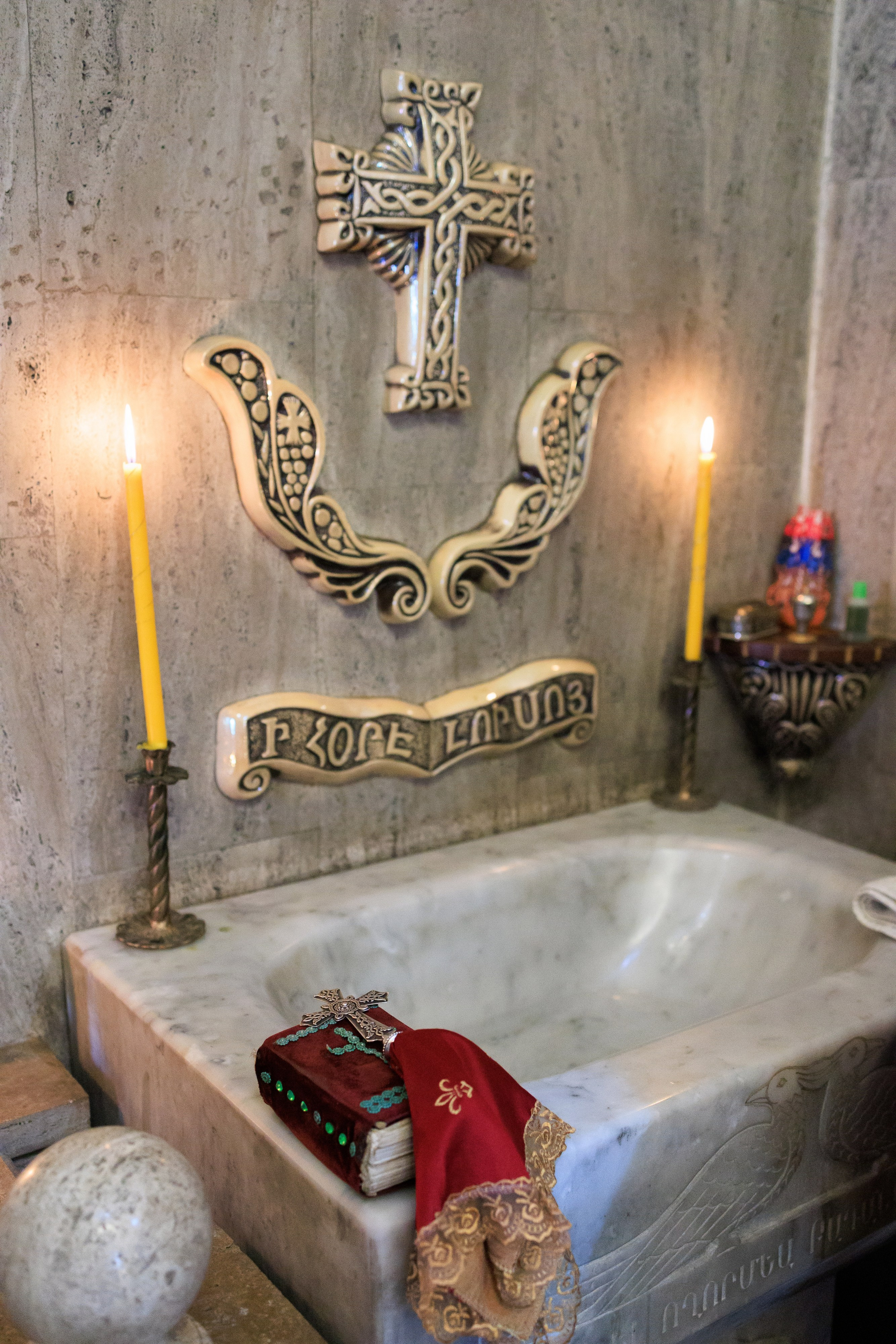 Фотосъёмка таинства крещения и крестин в городах Я фотограф снимающий венчания в городах Минеральные Воды, Пятигорск, Кисловодск, Ессентуки,. Репортажный и свадебный фотограф Пятигорск и КМВ