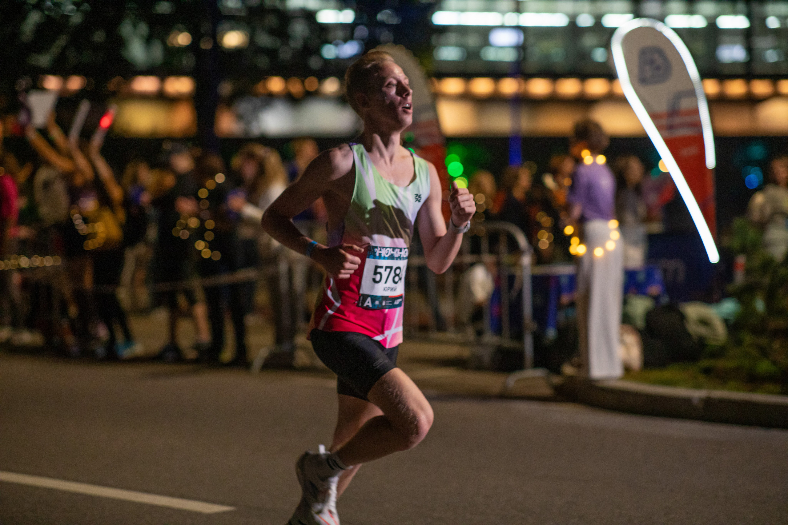 Самая крутая поддержка Ночного забега от 5 вёрст 03.08.24. Фотограф Сергей Ловкий