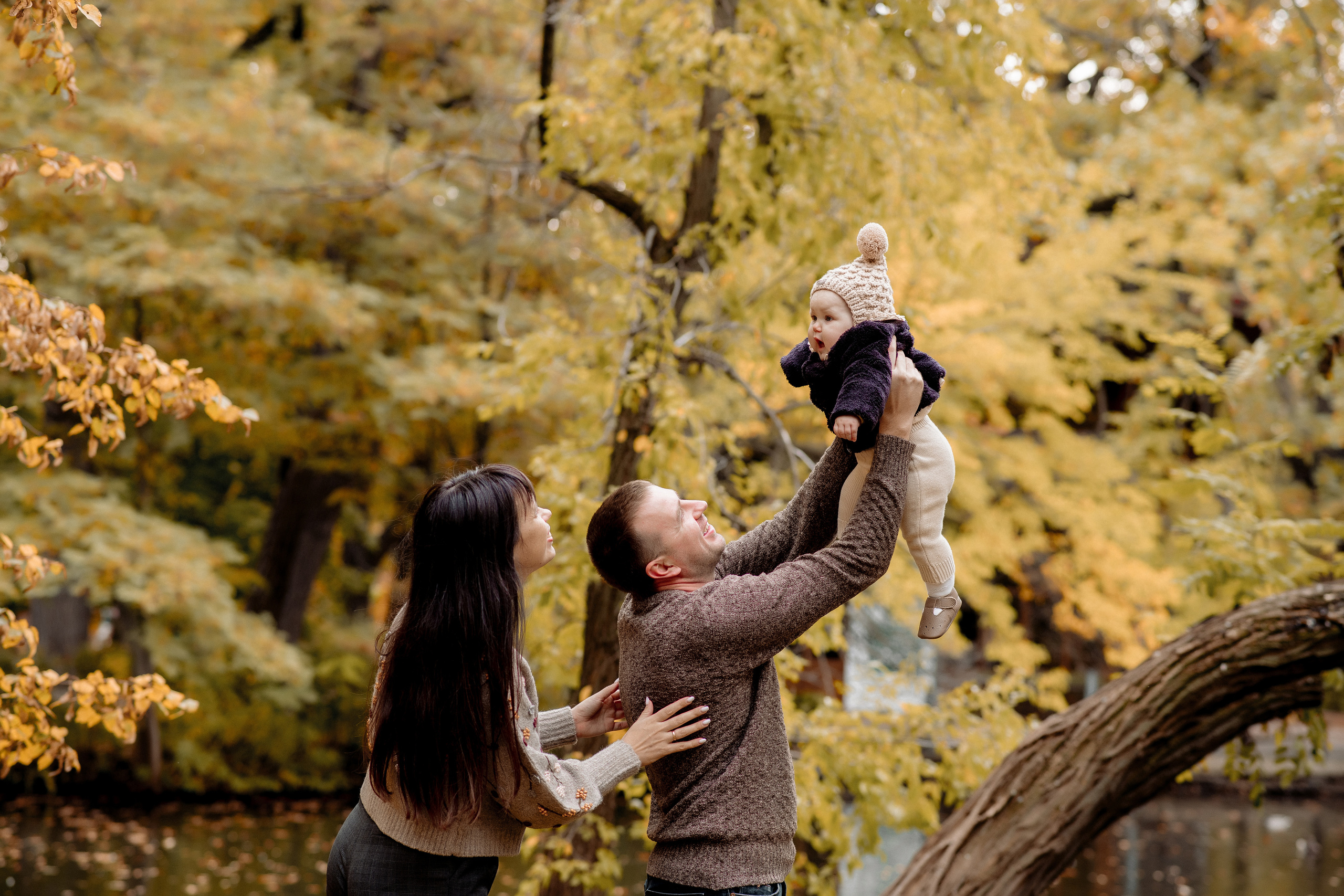 Осенний день, теплые обьятия. Фотограф Мария Стрелкова