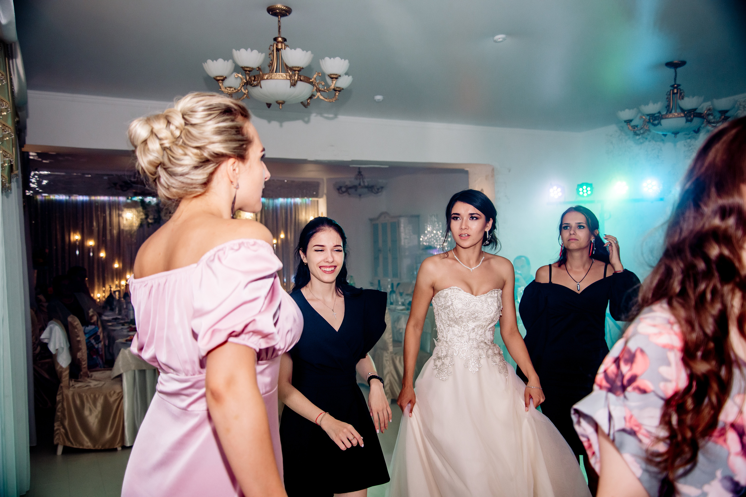 Евгений и Айнагуль. Фотограф Мария Стрелкова