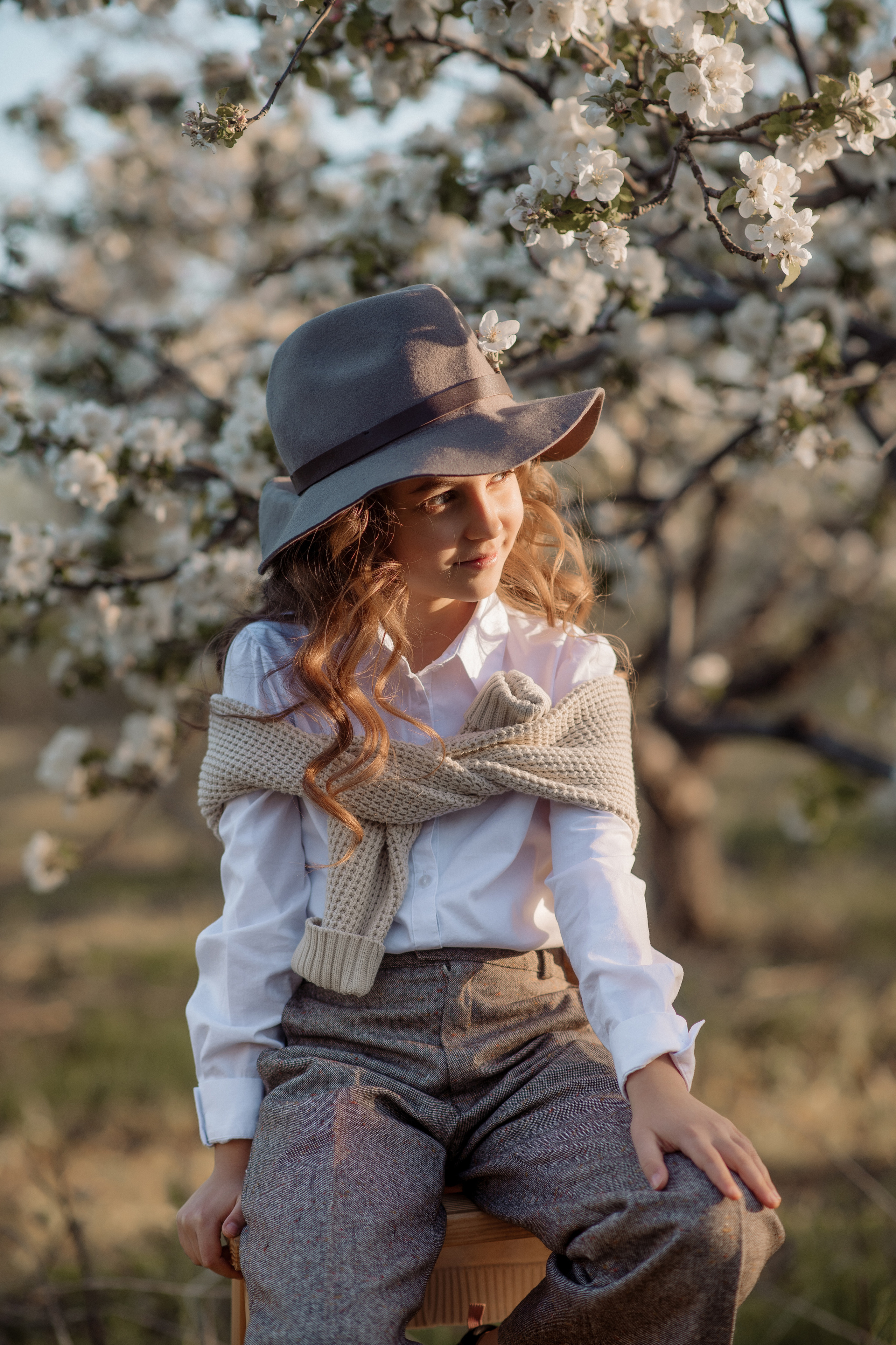 Марина и Иришка в цветущих садах. Фотограф Мария Стрелкова