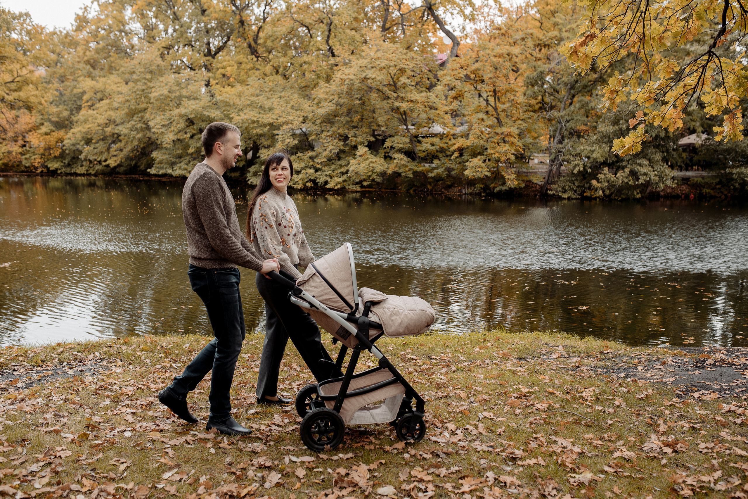 Осенний день, теплые обьятия. Фотограф Мария Стрелкова