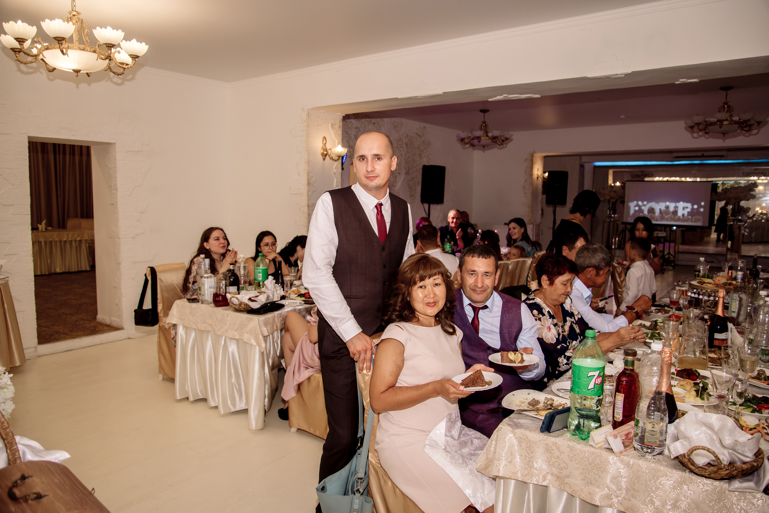 Евгений и Айнагуль. Фотограф Мария Стрелкова