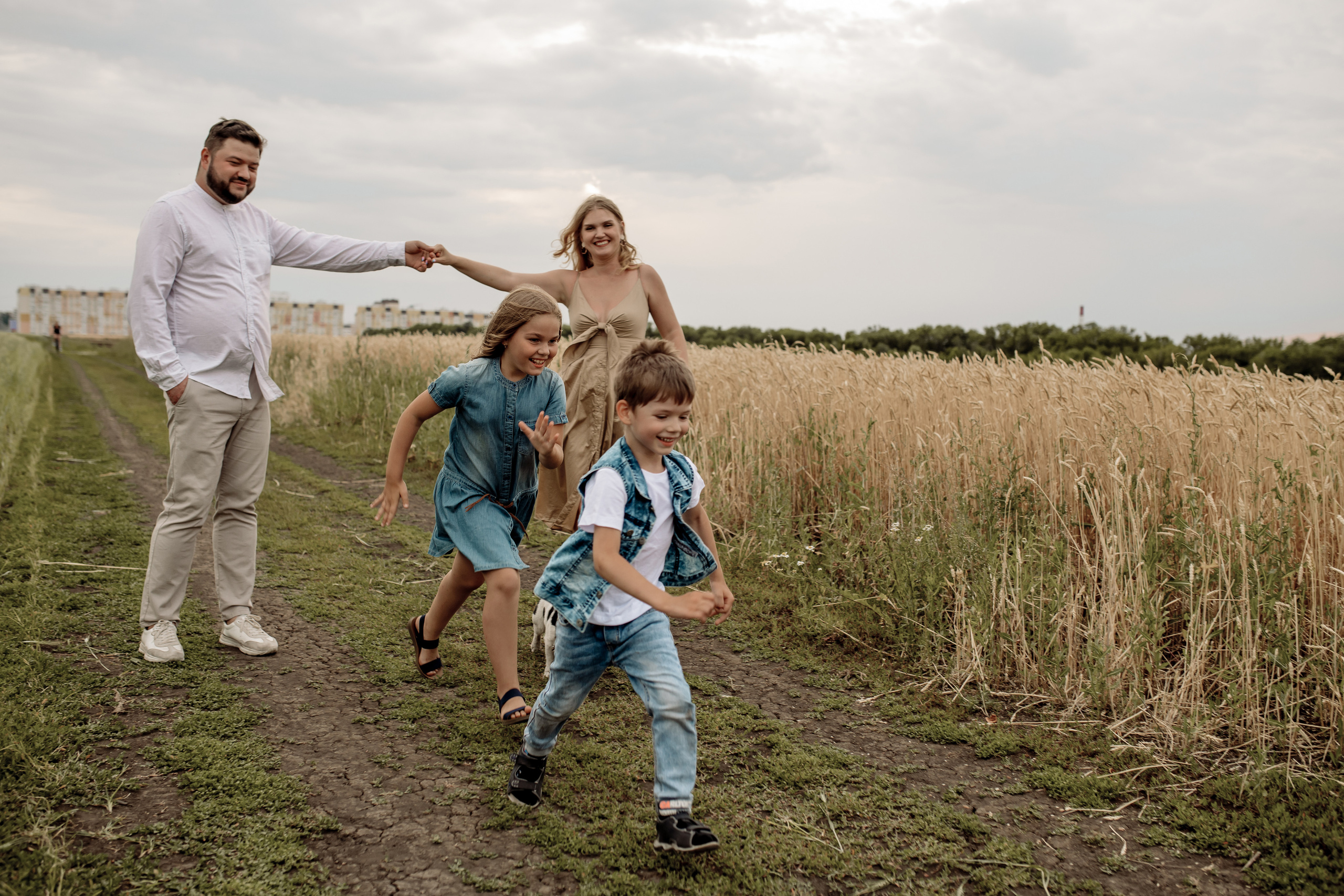 Летняя прогулка в полях. Фотограф Мария Стрелкова