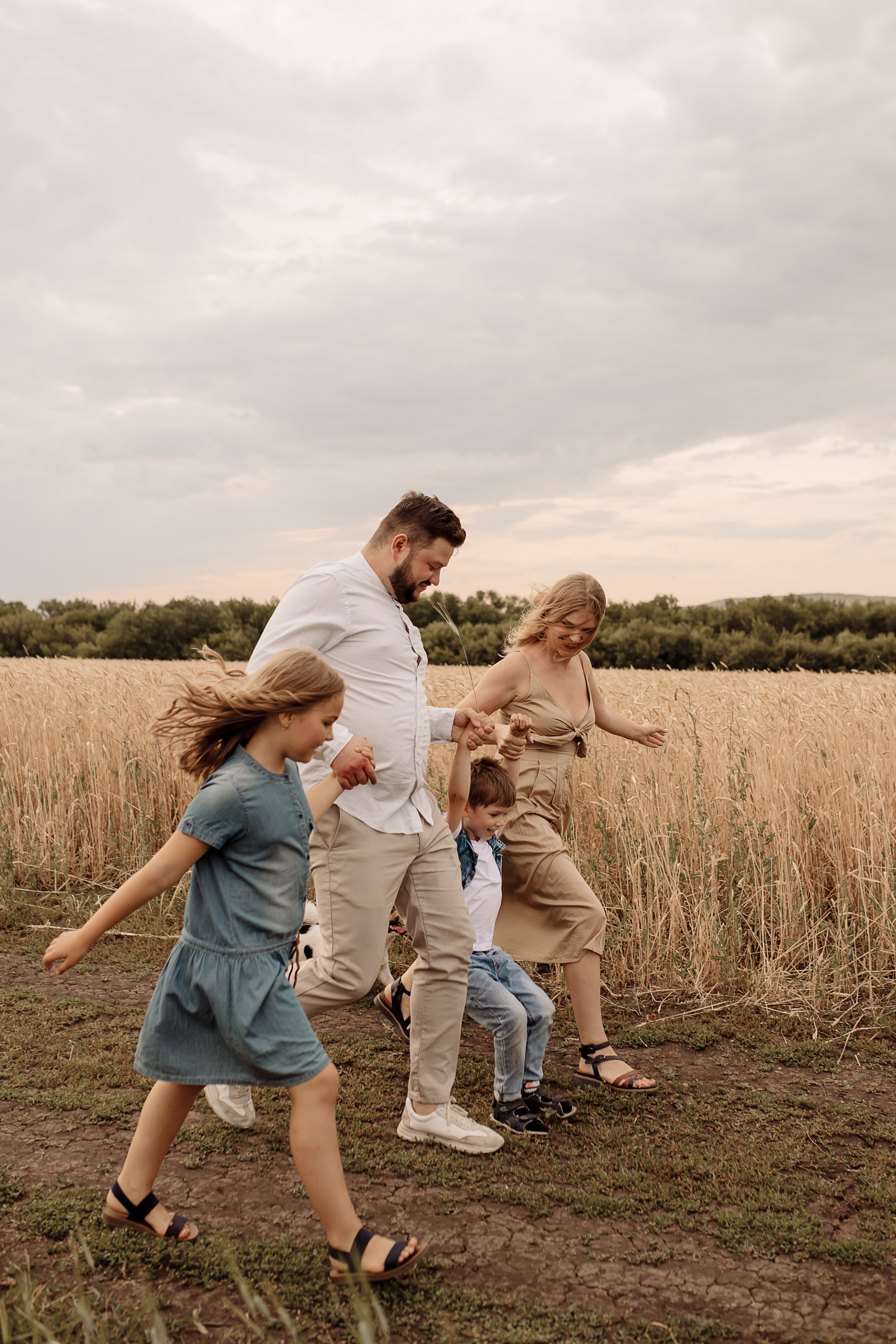 Летняя прогулка в полях. Фотограф Мария Стрелкова
