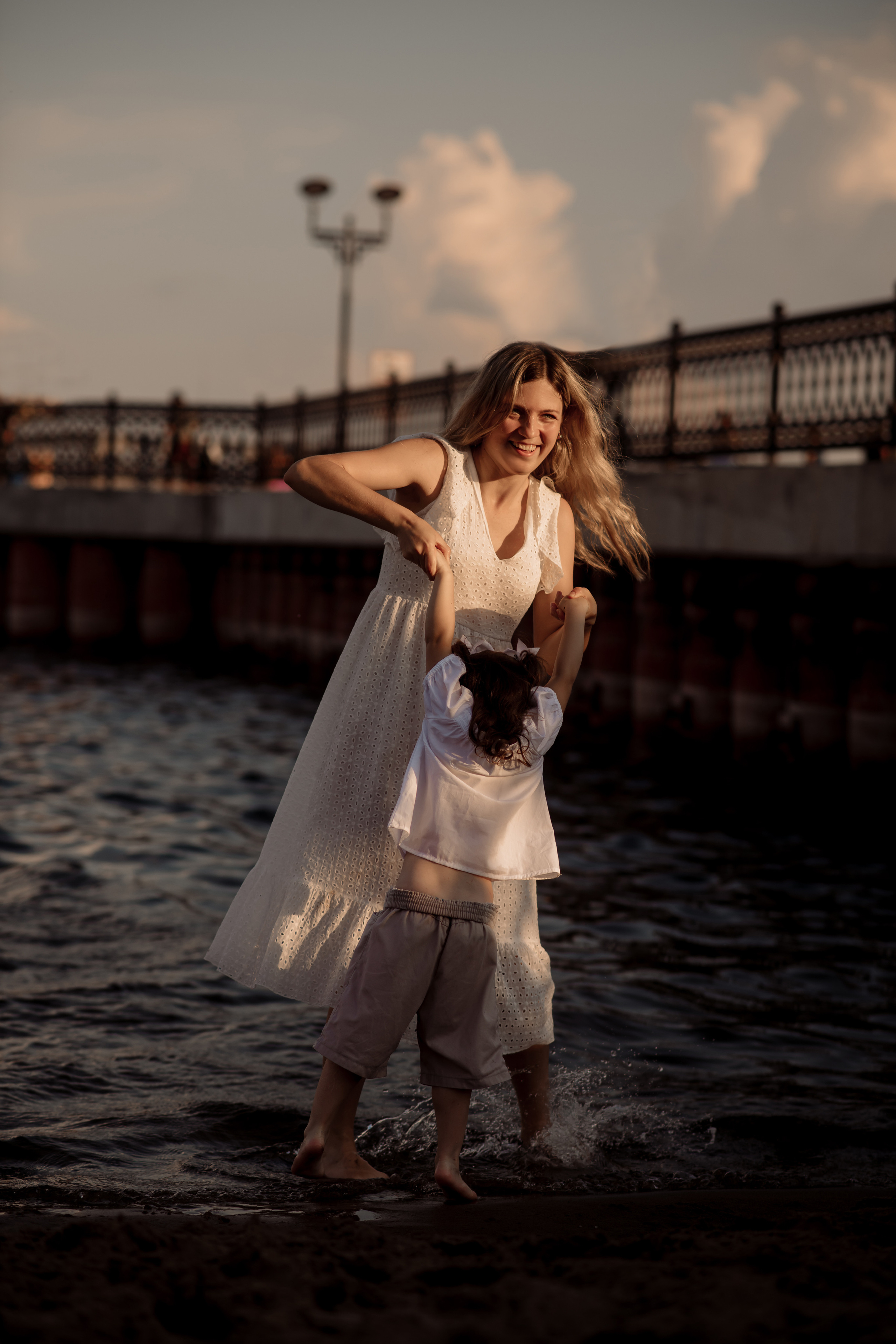 Любовь, солнце, Волга. Фотограф Мария Стрелкова