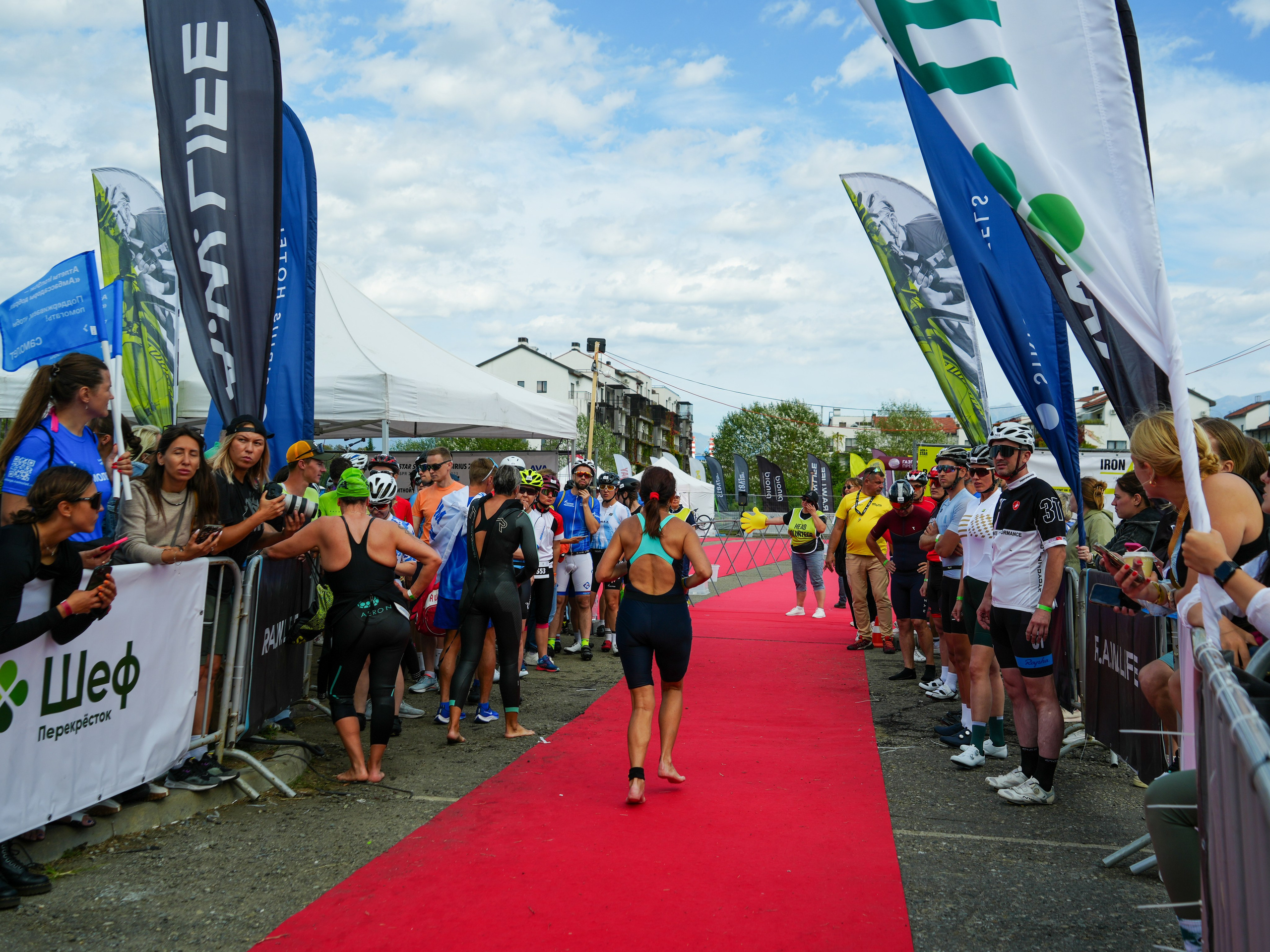 Фотоотчет партнерской интеграции для компании TELE2 на фестивале Ironstar. Репортажный фотограф в Красной Поляне и Сочи Павлюченко Екатерина