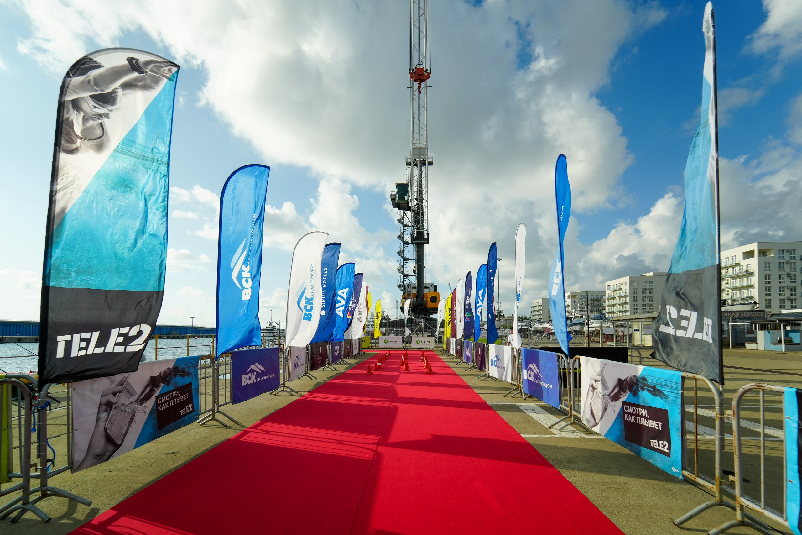 Фотоотчет партнерской интеграции для компании TELE2 на фестивале Ironstar. Репортажный фотограф в Красной Поляне и Сочи Павлюченко Екатерина