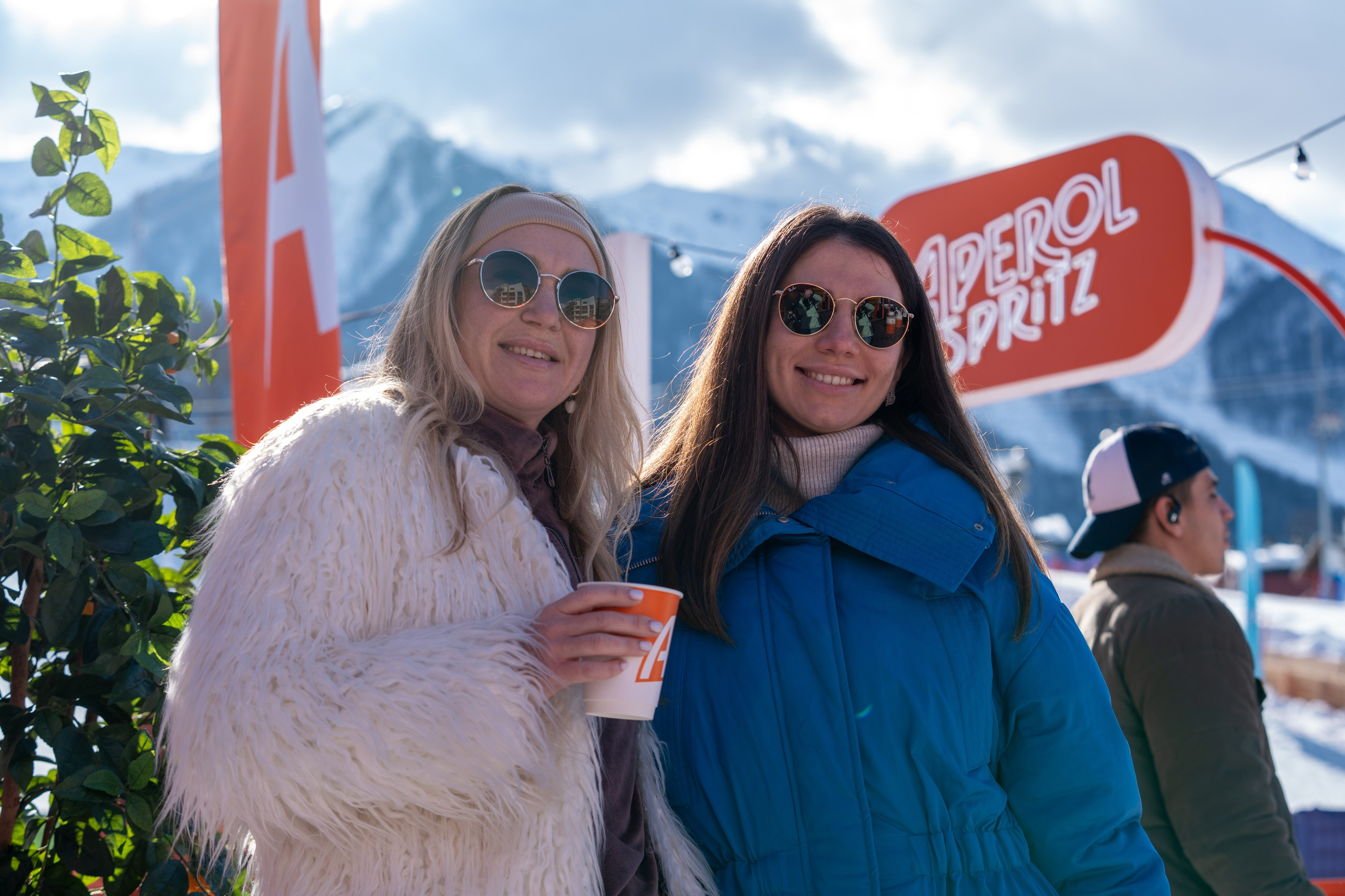 Фотоотчет партнерской интеграции Aperol Spritz на Роза Фест 2025. Репортажный фотограф в Красной Поляне и Сочи Павлюченко Екатерина