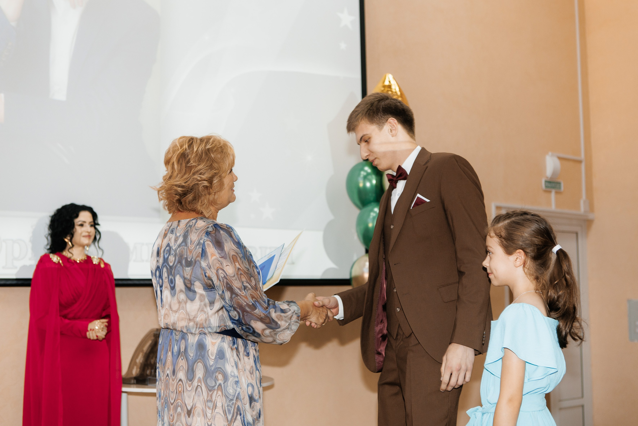 Выпускной Гимназия 12 2024 г. Свадебный и портретный Фотограф в Липецке Дмитрий Котюков