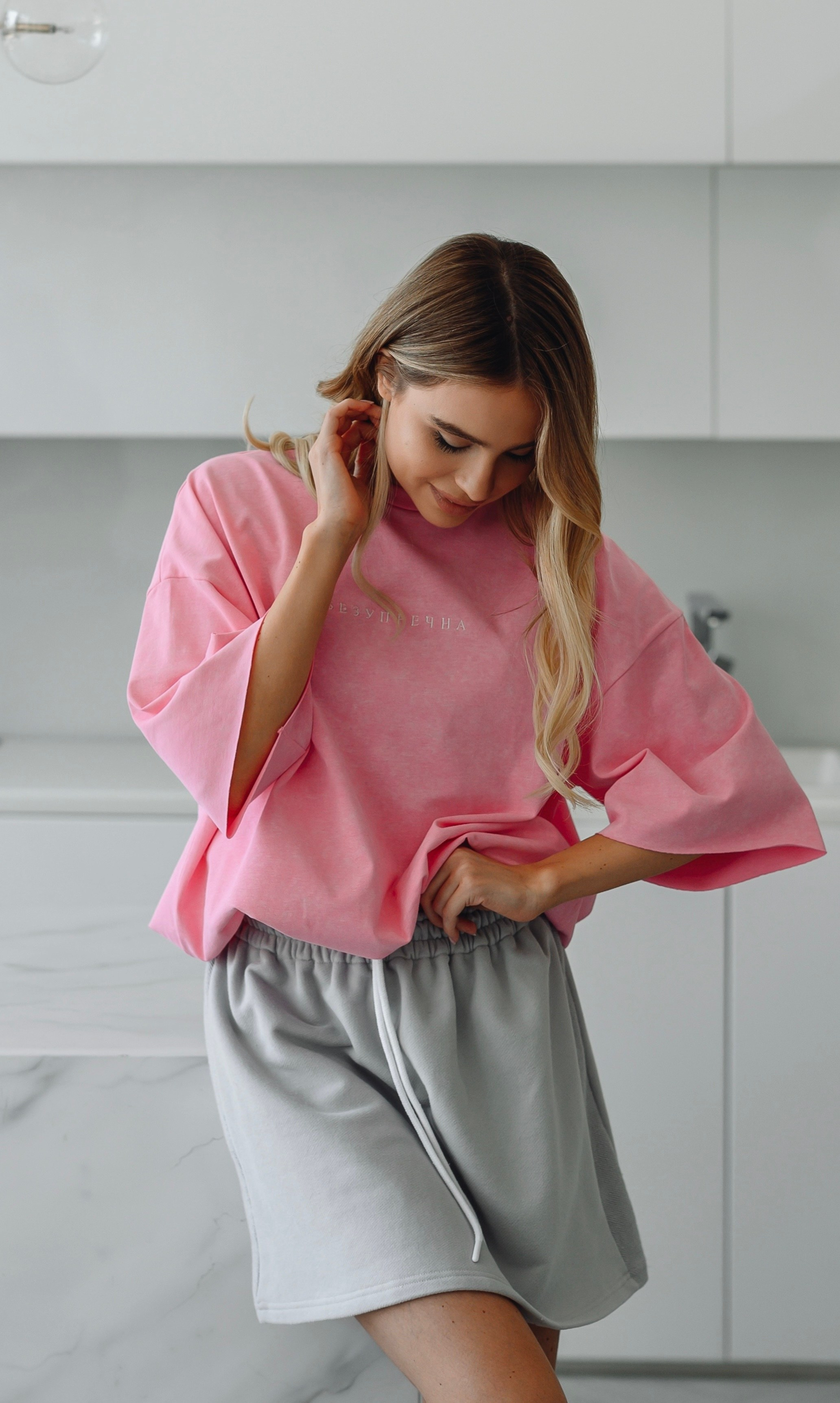 Съемка одежды для маркетплейсов (Wildberries, Ozon, Яндекс.Маркет). Фотограф товаров для соцсетей - инстаграм, вконтакте. Контент-фотограф в Москве Хныкина Лена