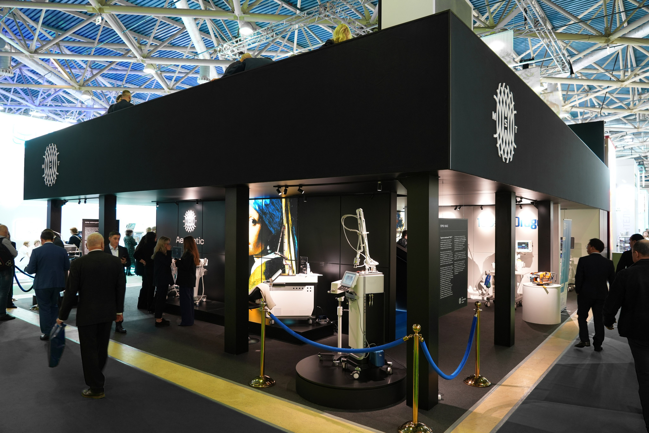 О дизайнере