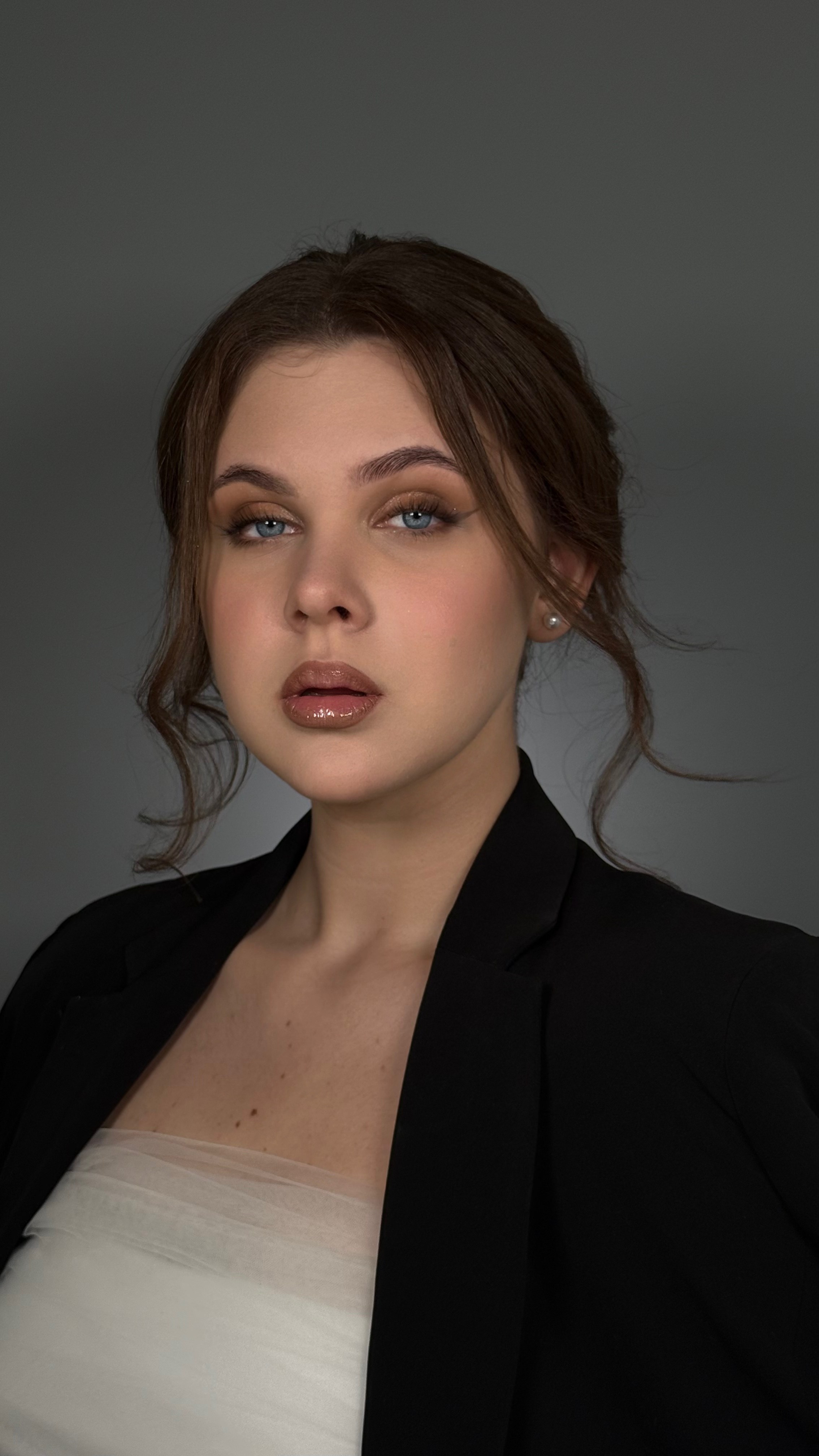 Образы. Студия визажистов, стилистов по прическам, бровистов и мастеров по ресницам