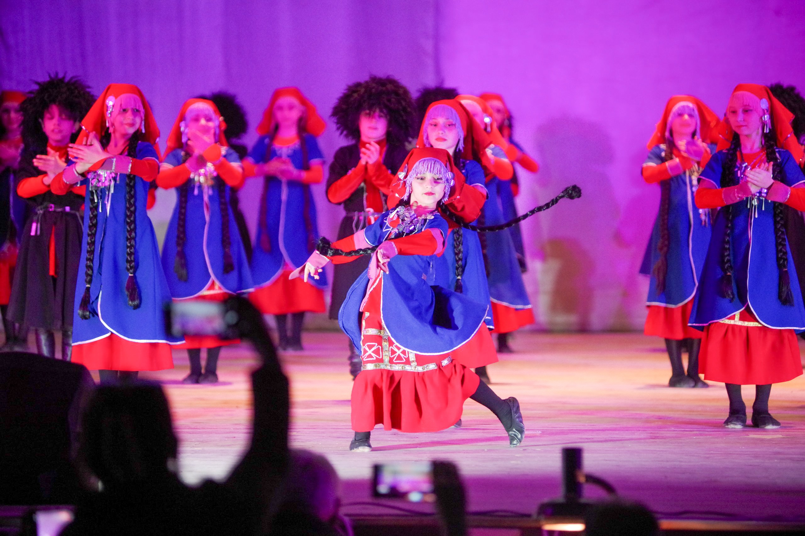 Грузинский танец. Портретный фотограф Денис Милютин