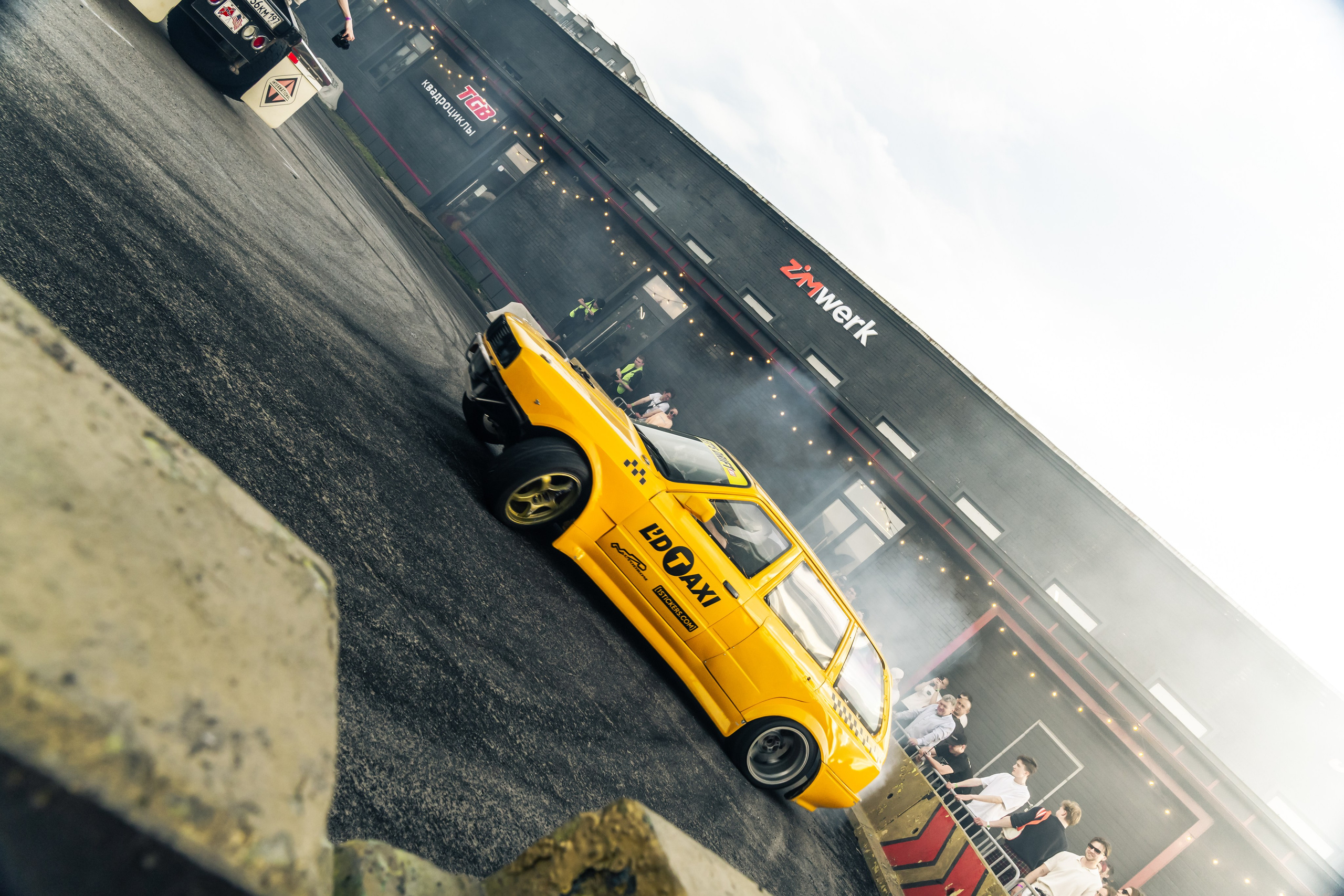 TURBO NIGHT. Opasnophoto