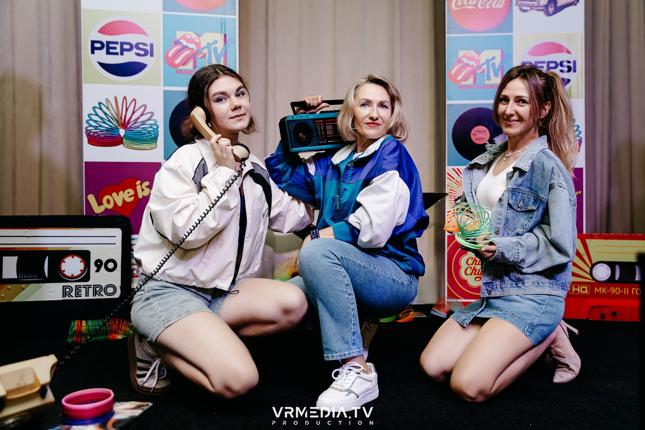 «Назад в 90-е!» в ресторане «Империя»