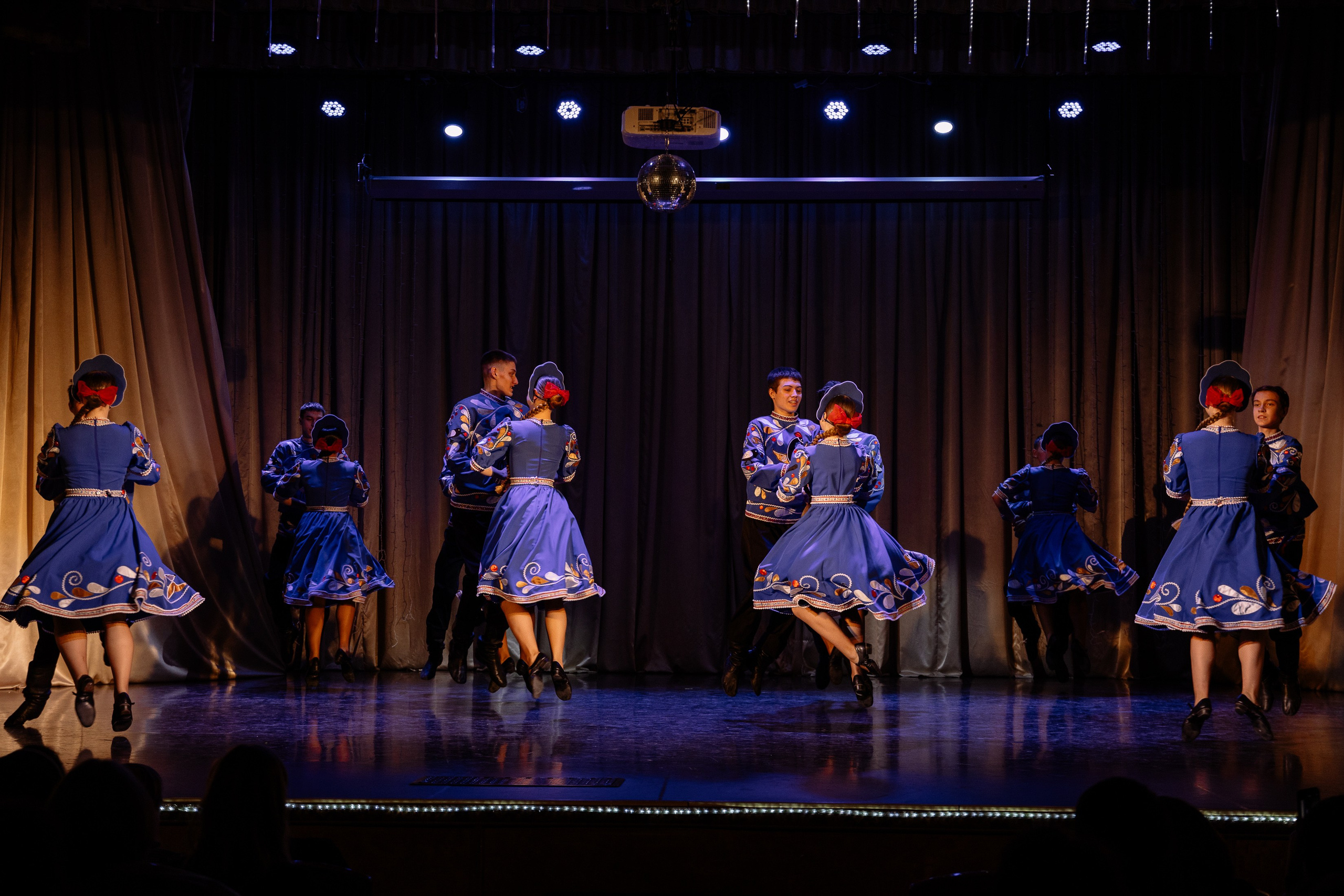 Сибирские узоры ДК Ефремова. Фотограф Юлия Мальцева