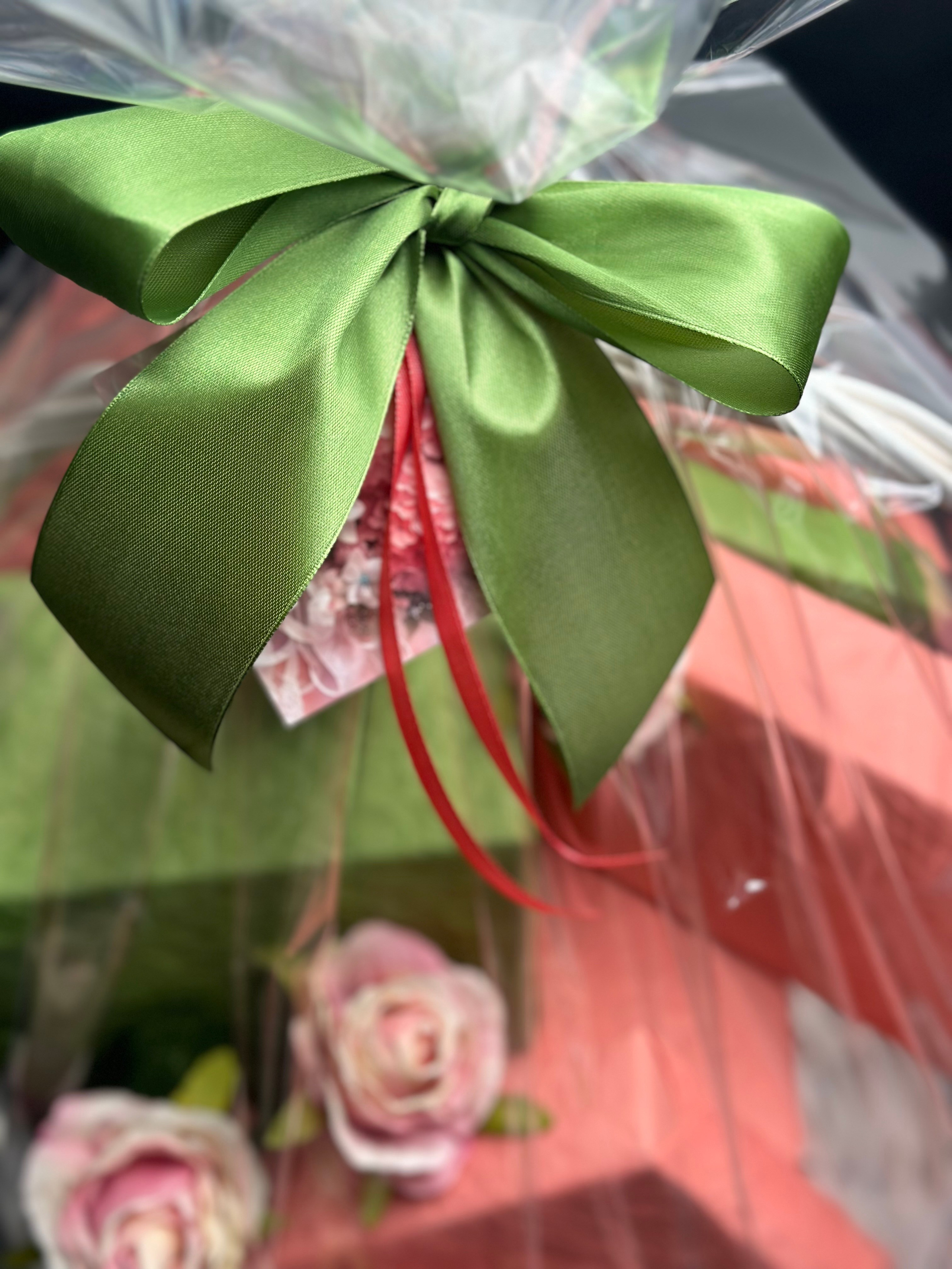 Женская корзина. Студия подарочных наборов «Владия»