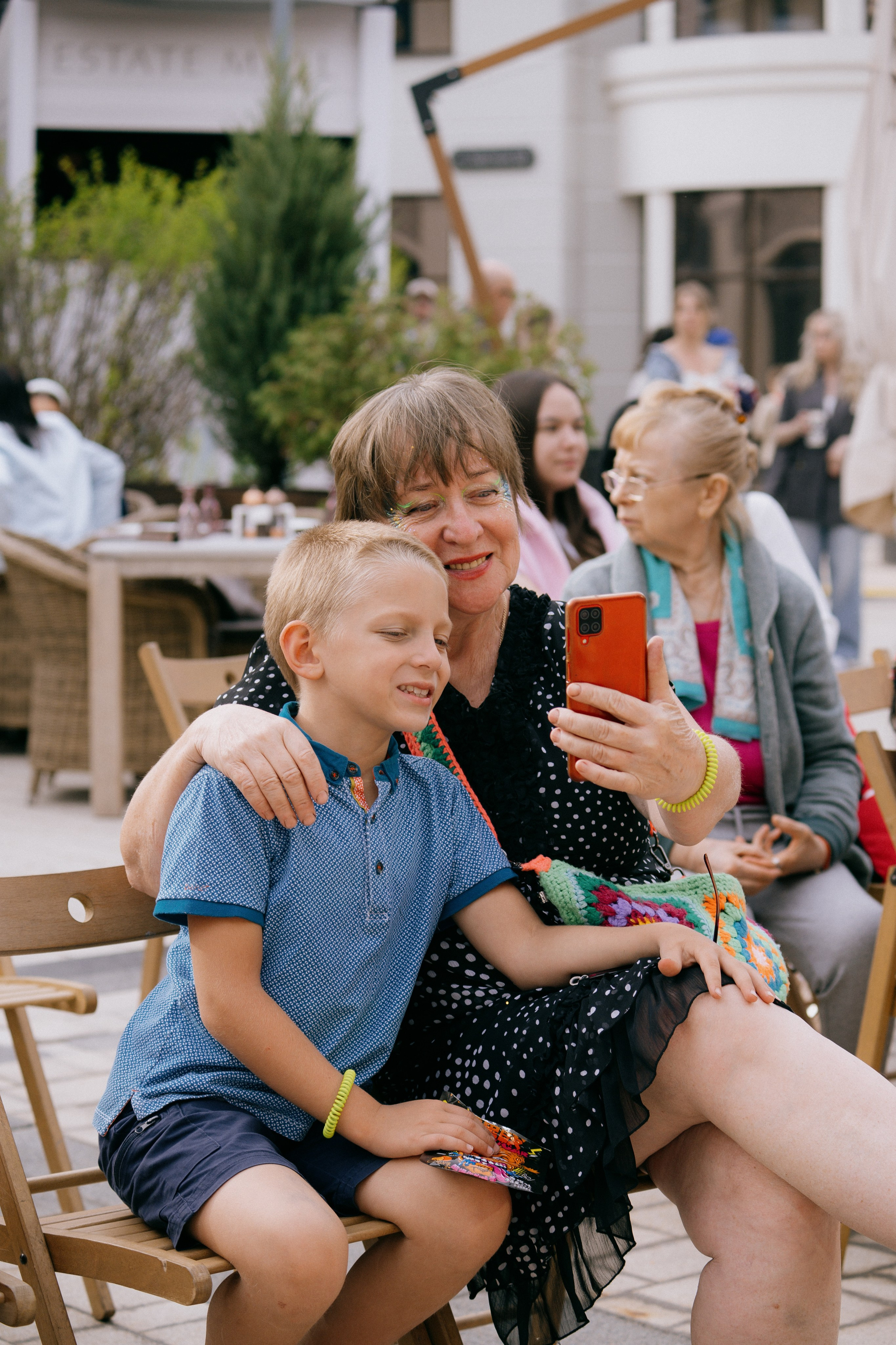 OK Mag SUMMER FEST 2025. Бэкстейдж и репортажный фотограф в Москве Артем Онацко