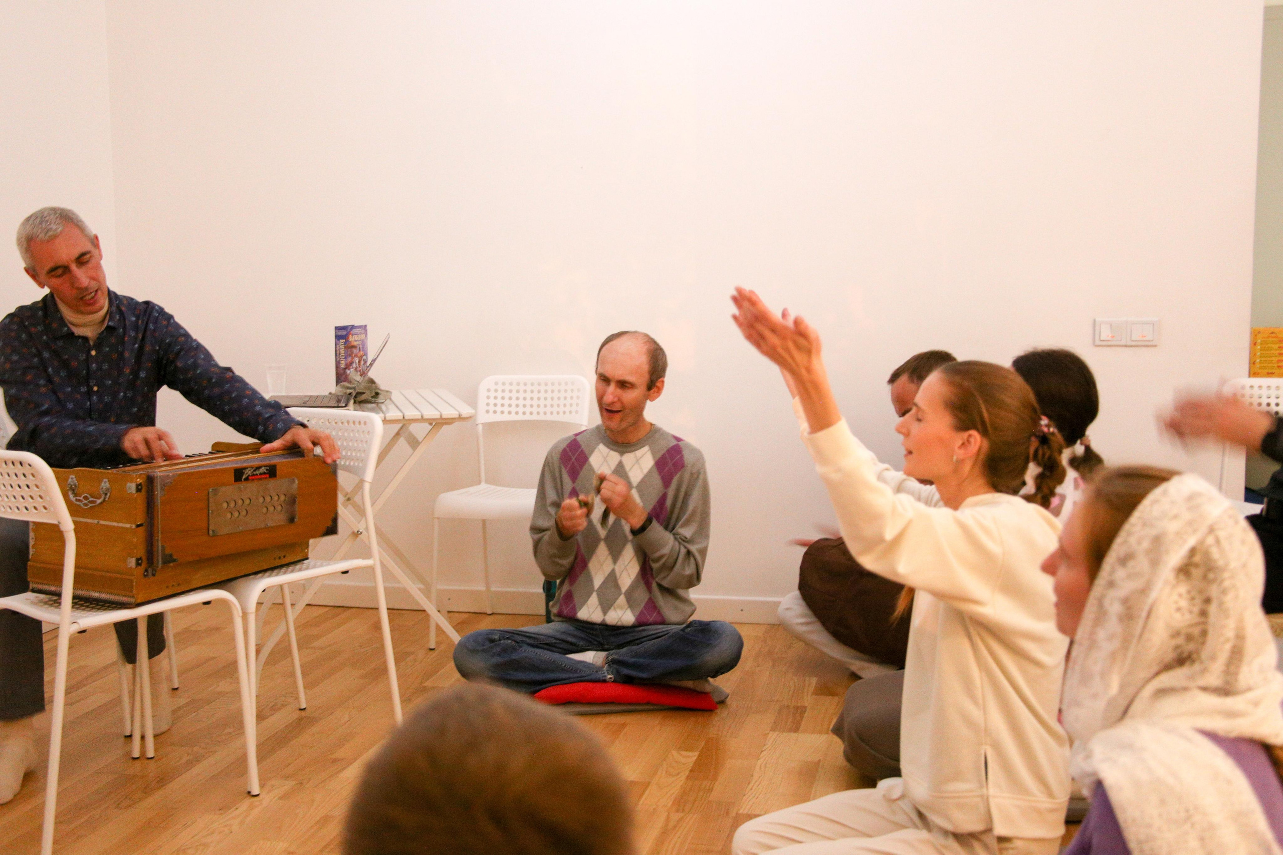 Вечер в благости. Репортаж. Фотограф в Перми. Фотограф Пермь. Фотосессия в фотостудии Перми и на свежем воздухе