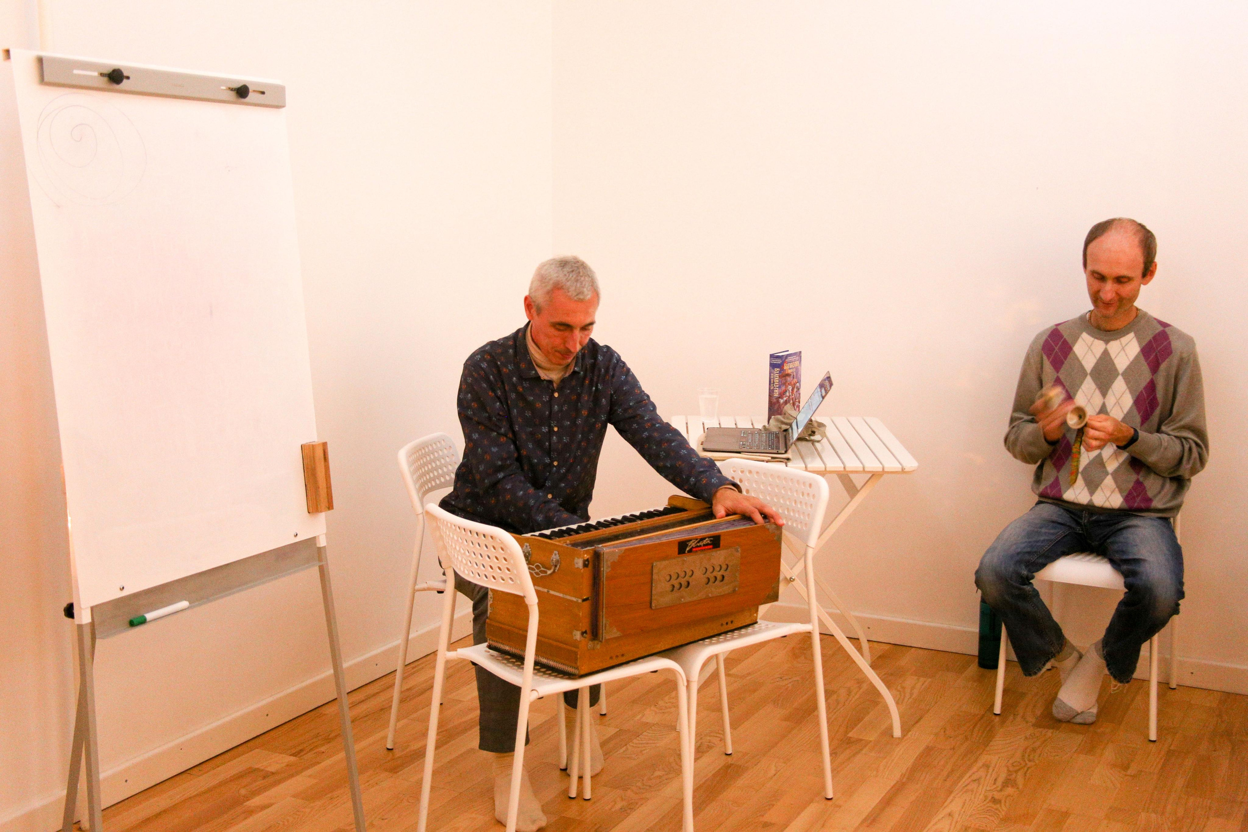 Вечер в благости. Репортаж. Фотограф в Перми. Фотограф Пермь. Фотосессия в фотостудии Перми и на свежем воздухе