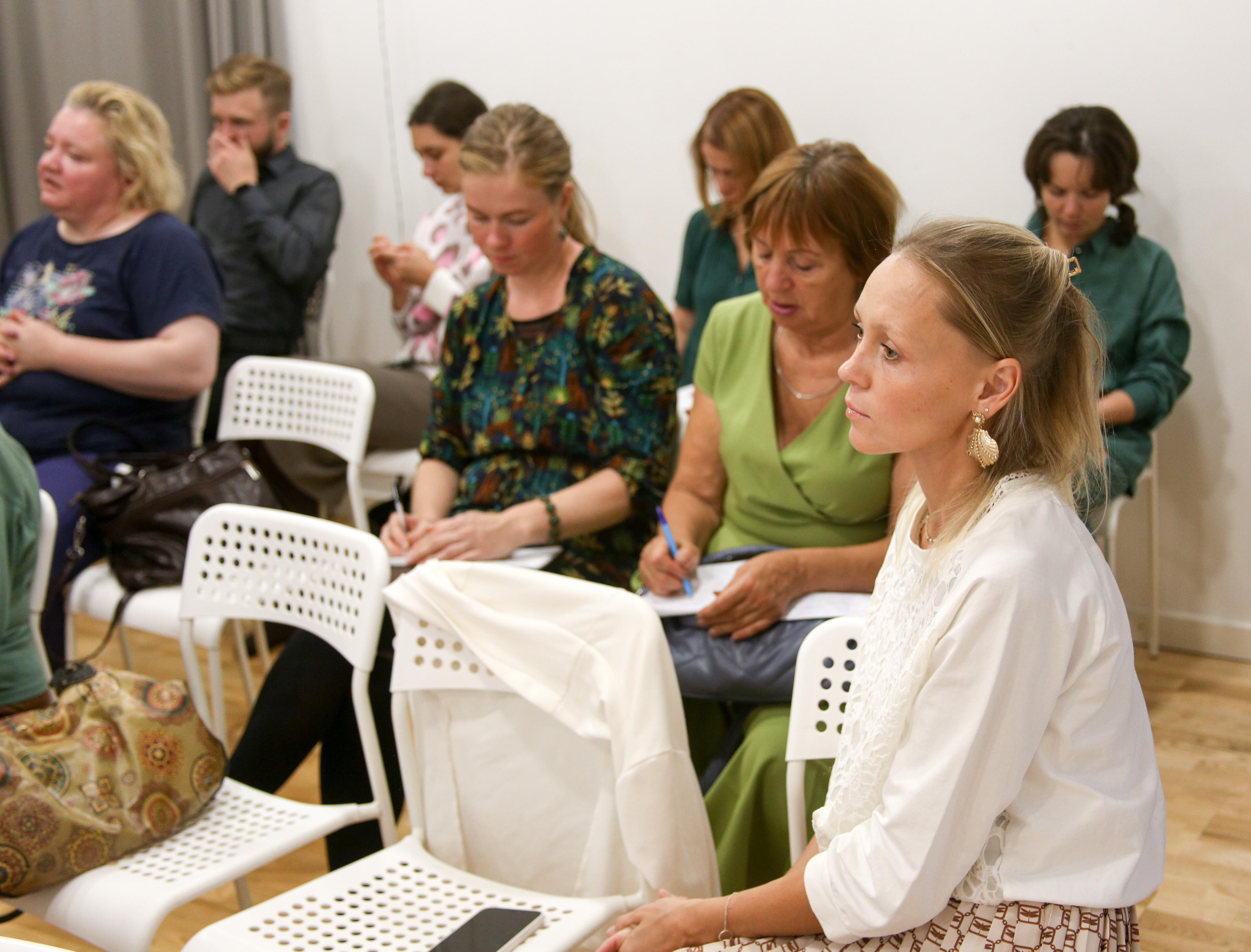 Вечер в благости. Репортаж. Фотограф в Перми. Фотограф Пермь. Фотосессия в фотостудии Перми и на свежем воздухе