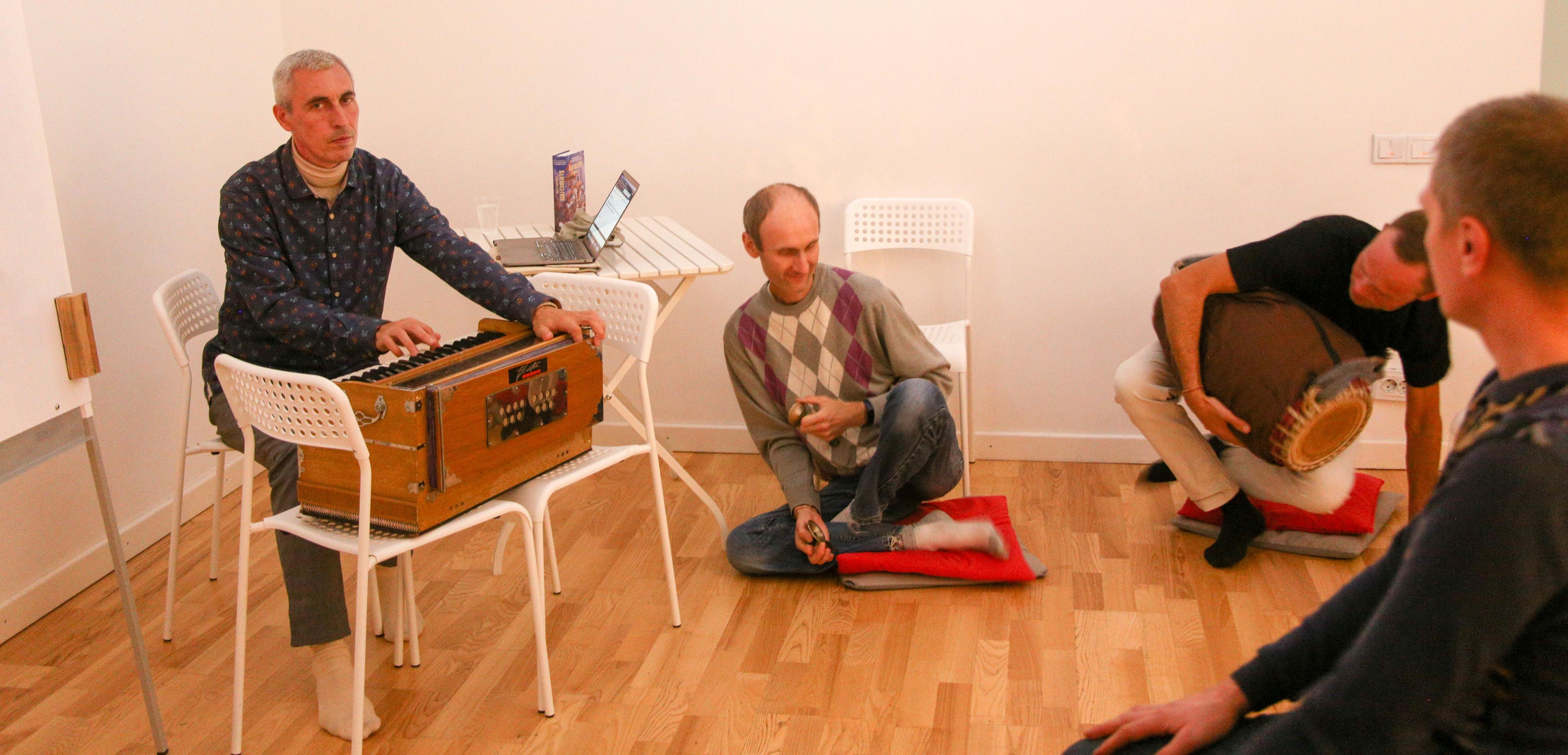 Вечер в благости. Репортаж. Фотограф в Перми. Фотограф Пермь. Фотосессия в фотостудии Перми и на свежем воздухе