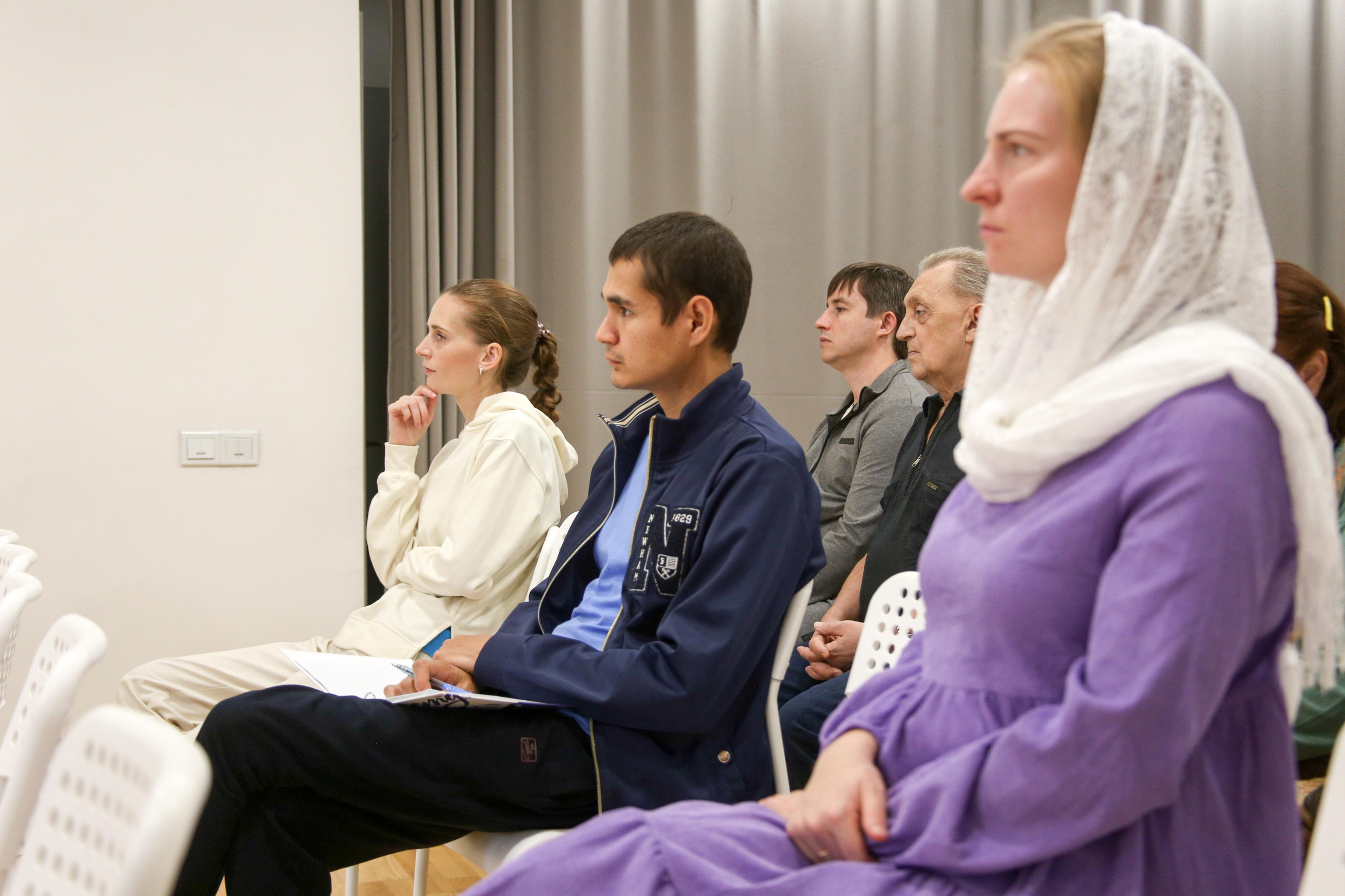 Вечер в благости. Репортаж. Фотограф в Перми. Фотограф Пермь. Фотосессия в фотостудии Перми и на свежем воздухе