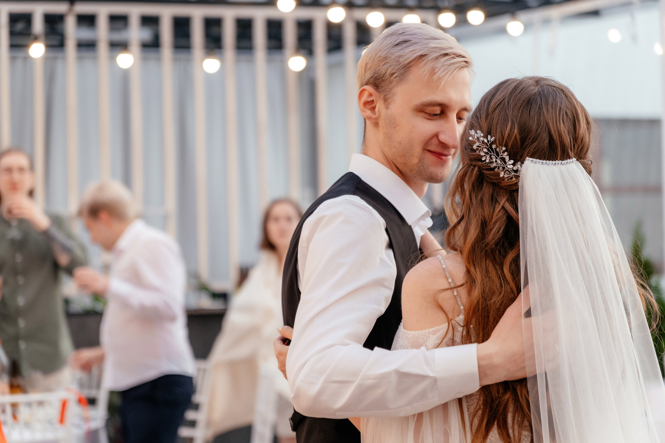 Фотограф на свадьбу в Екатеринбурге. Свадебный фотограф в Екатеринбурге — заказ профессиональной фотосесии, все виды фотосъемки