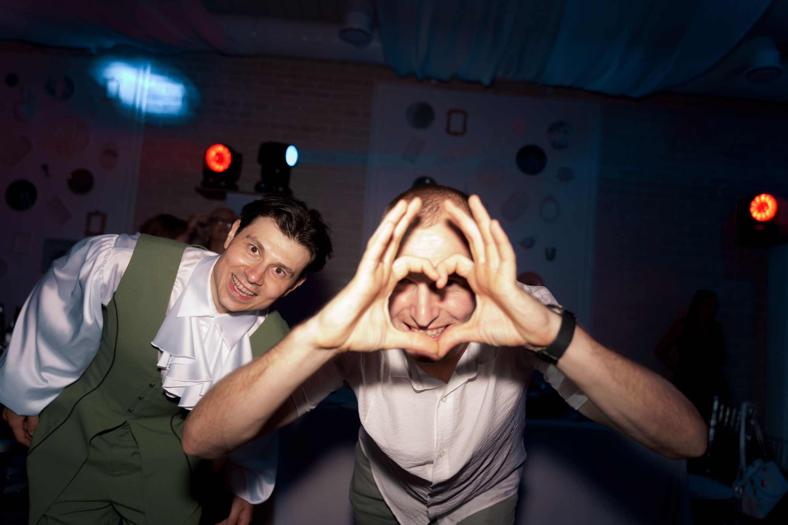 фотосессия свадебного банкета  танцы