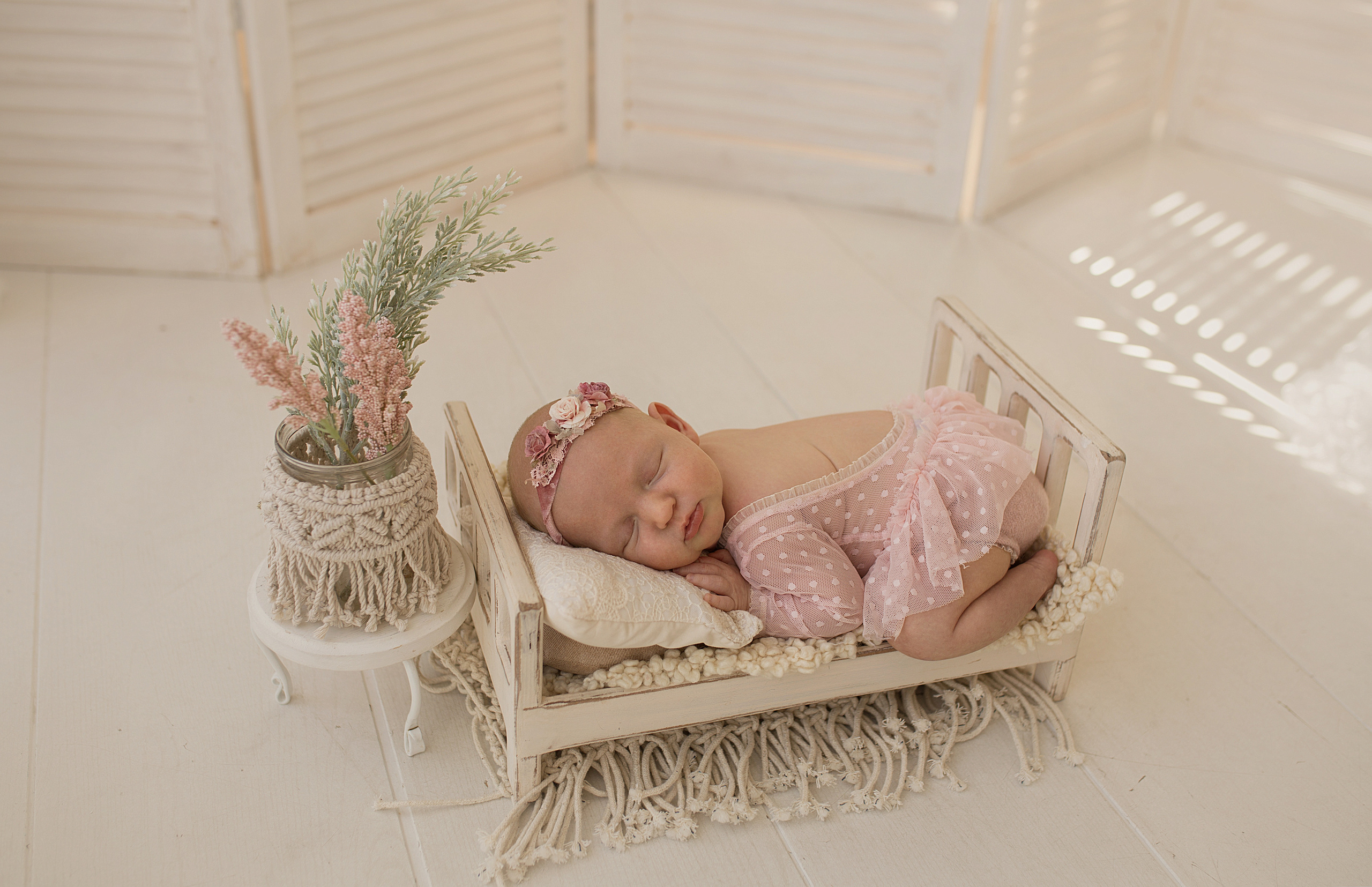 Фотосессия новорождённого. Фотограф новорождённых малышей и детский фотограф В Казани Лана Максим