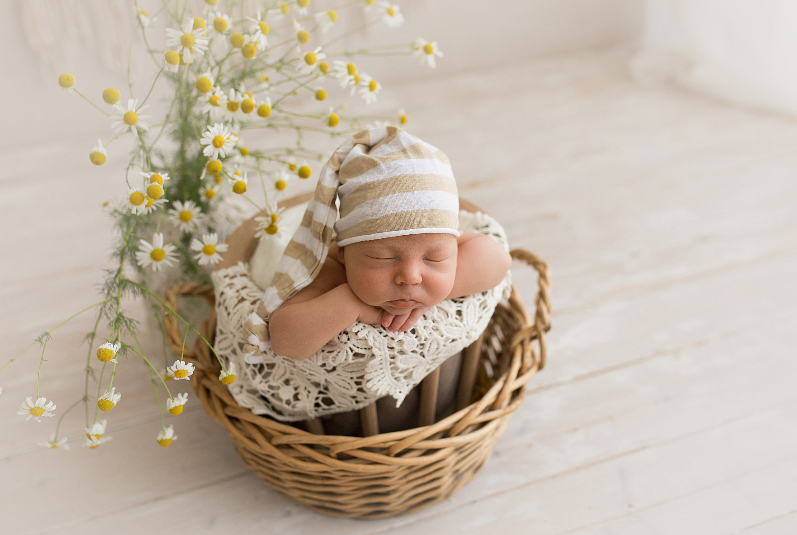 Фотосессия новорождённого. Фотограф новорождённых малышей и детский фотограф В Казани Лана Максим