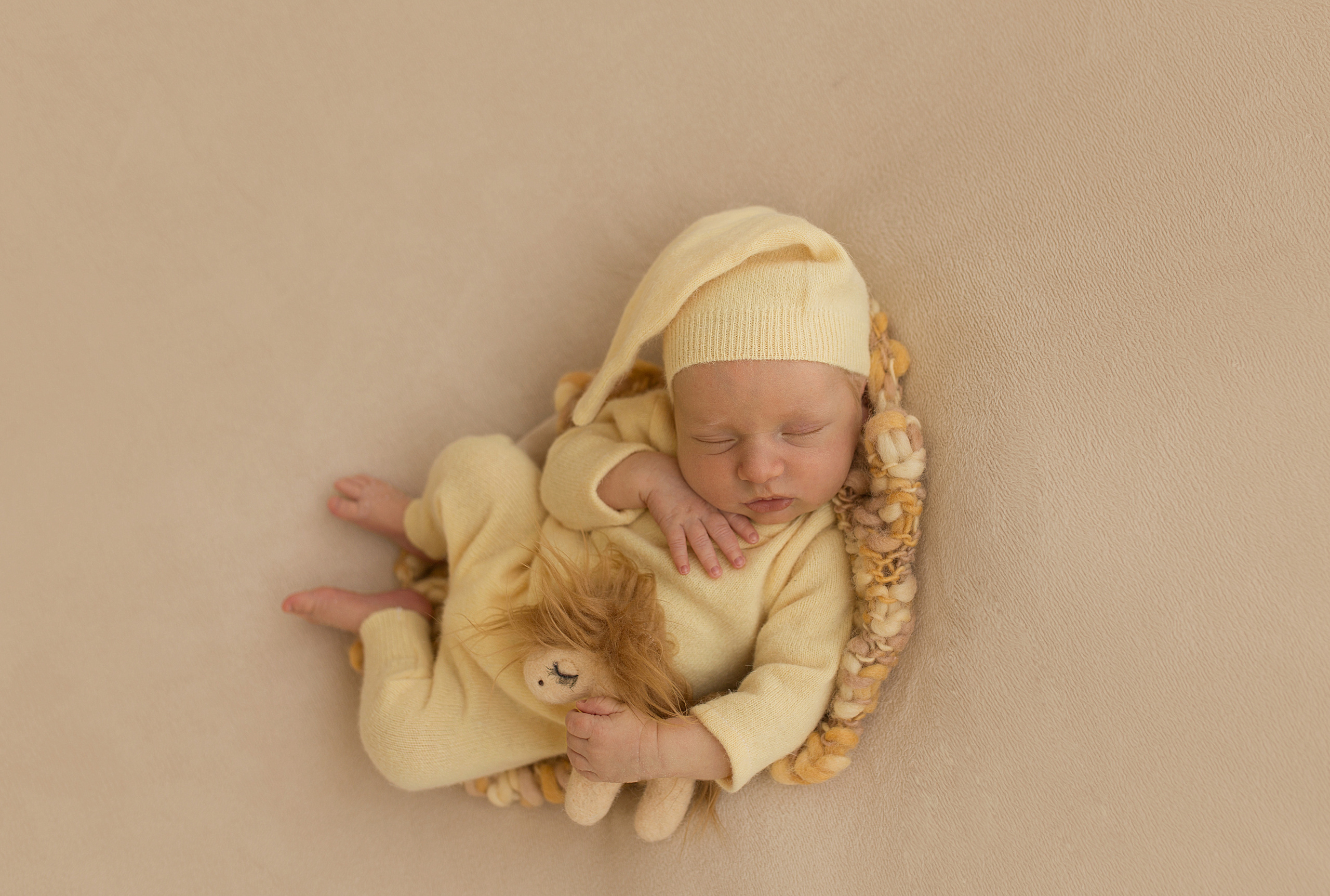 Фотосессия новорождённого. Фотограф новорождённых малышей и детский фотограф В Казани Лана Максим