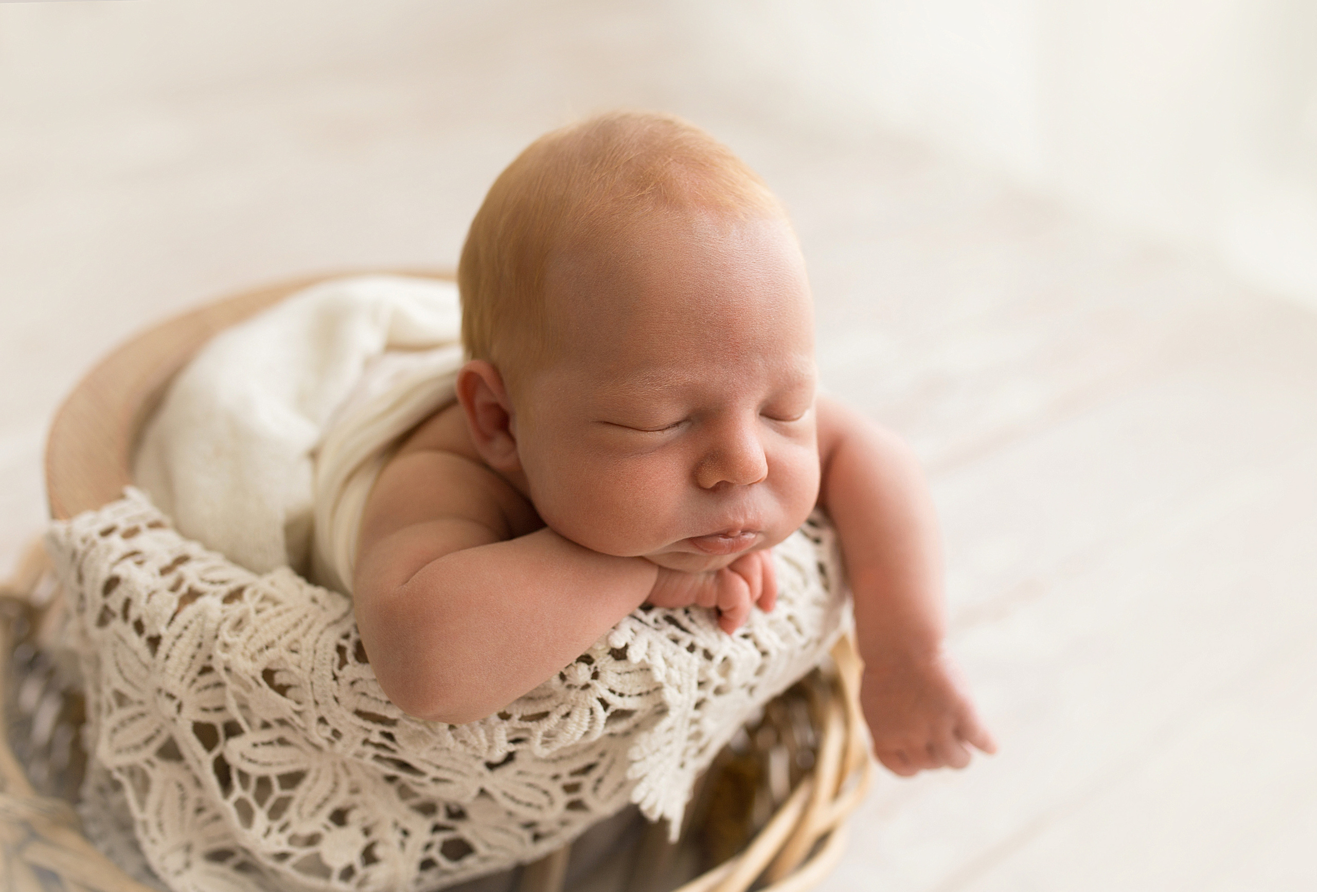 Фотосессия новорождённого. Фотограф новорождённых малышей и детский фотограф В Казани Лана Максим