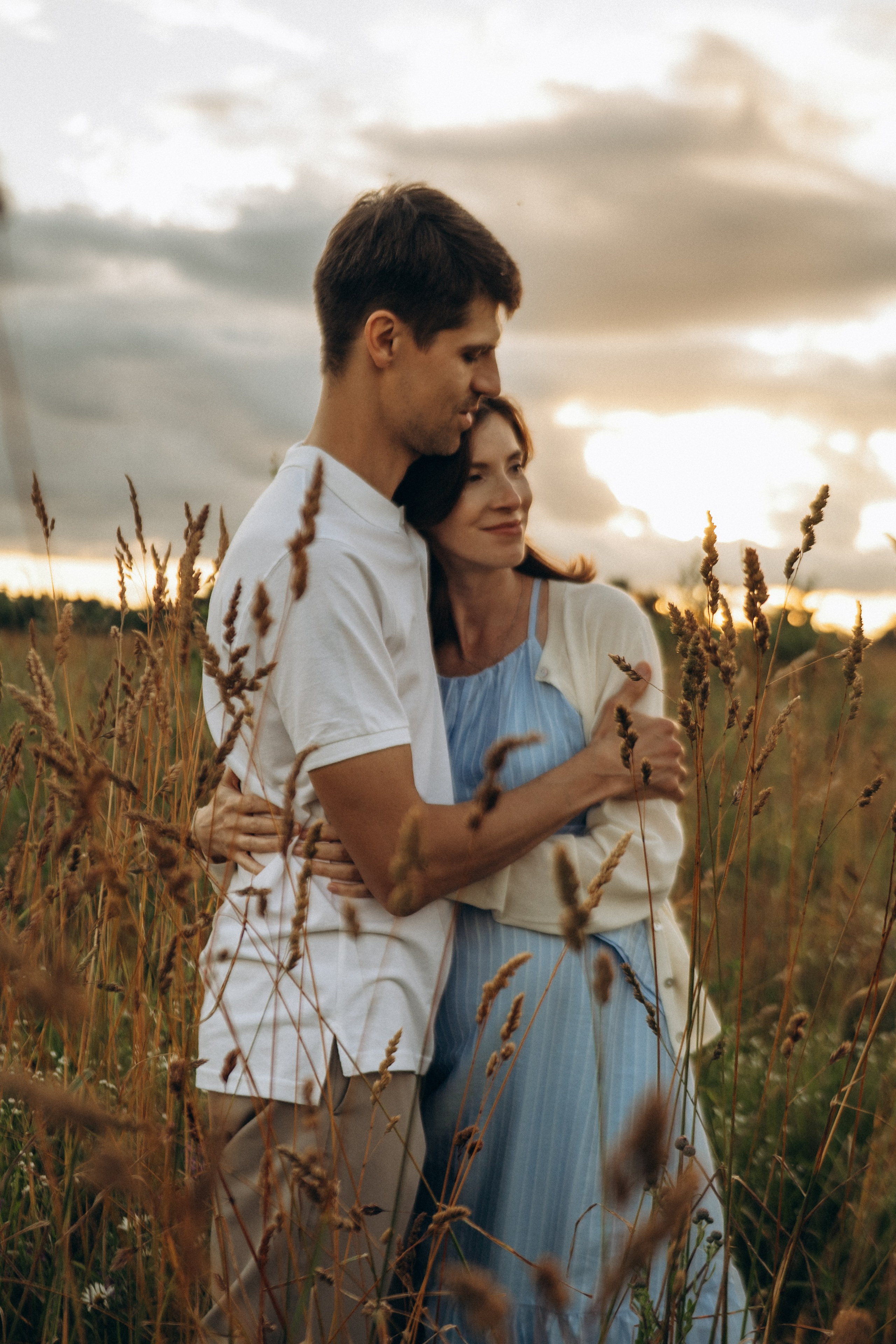 В поле. Гаврилова Настя семейный фотограф lifestyle в Москве