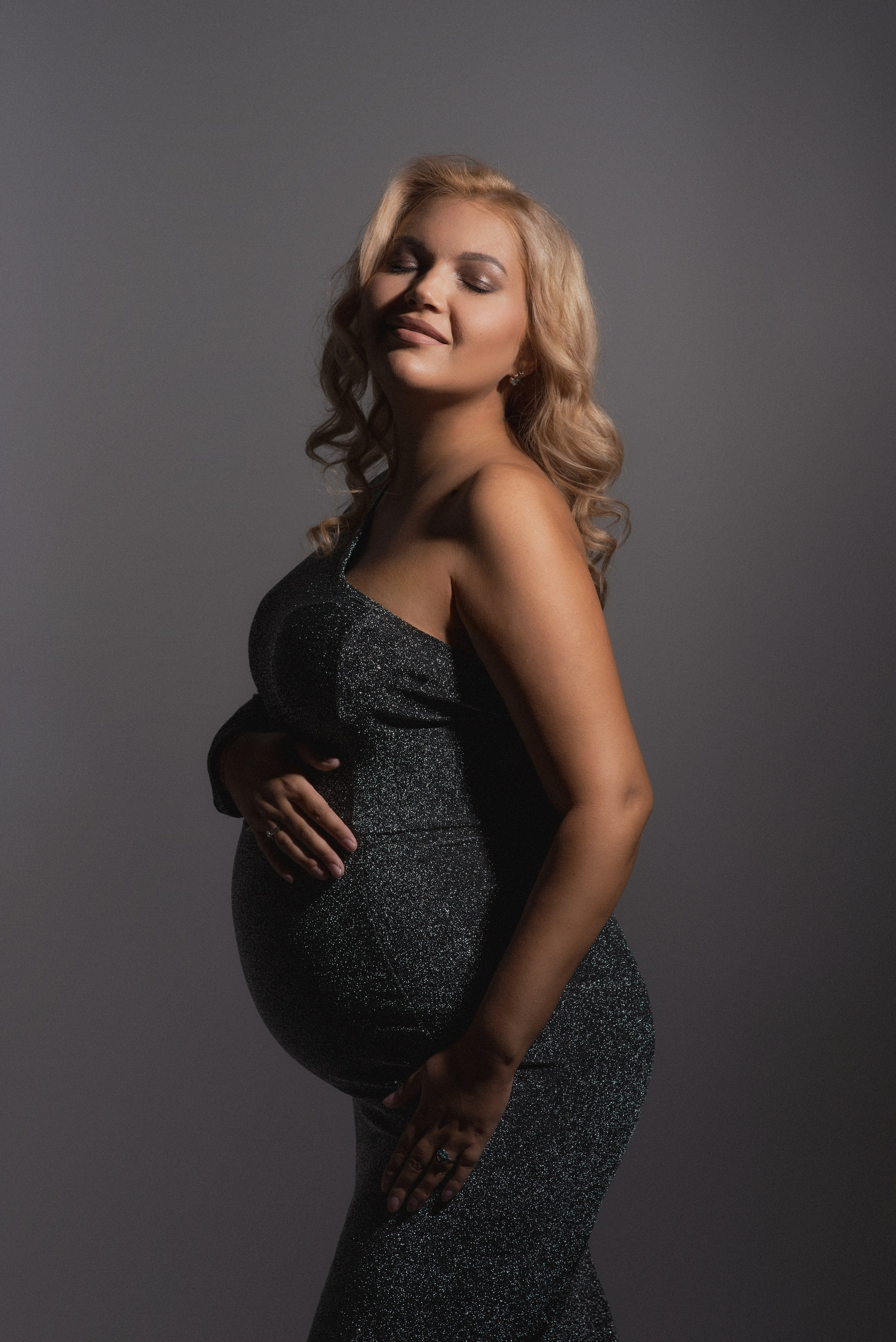 Фотосъемка беременности. Фотограф беременности, новорожденных и детей до года в Челябинске Волк