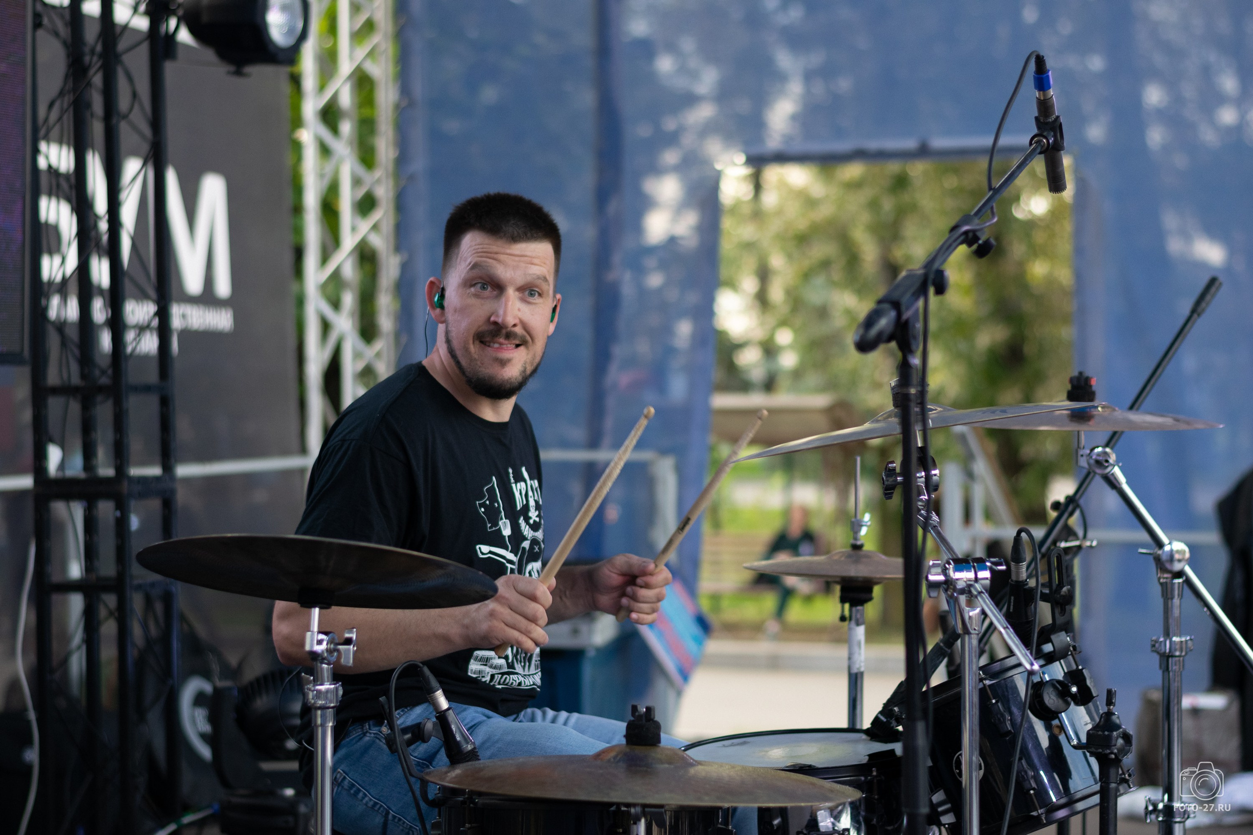 Антон Курдюмов фотограф в Хабаровске Рина Курдюмова фото27 foto27 Антон Дорофеев репортажный репортаж документалист Тони и Рина фотосоздатели Международный фестиваль Рок в защиту животных Хабаровск