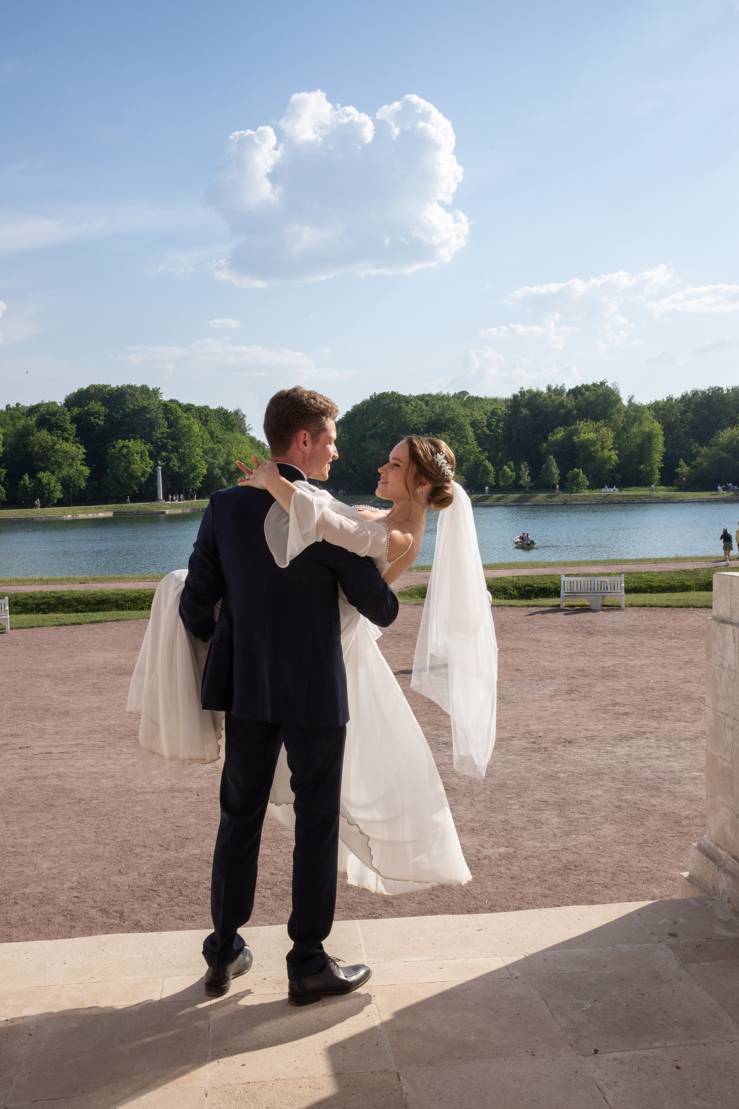 Летняя свадьба в Кусково. Свадебный и портретный фотограф в Москве Мария Кравченко