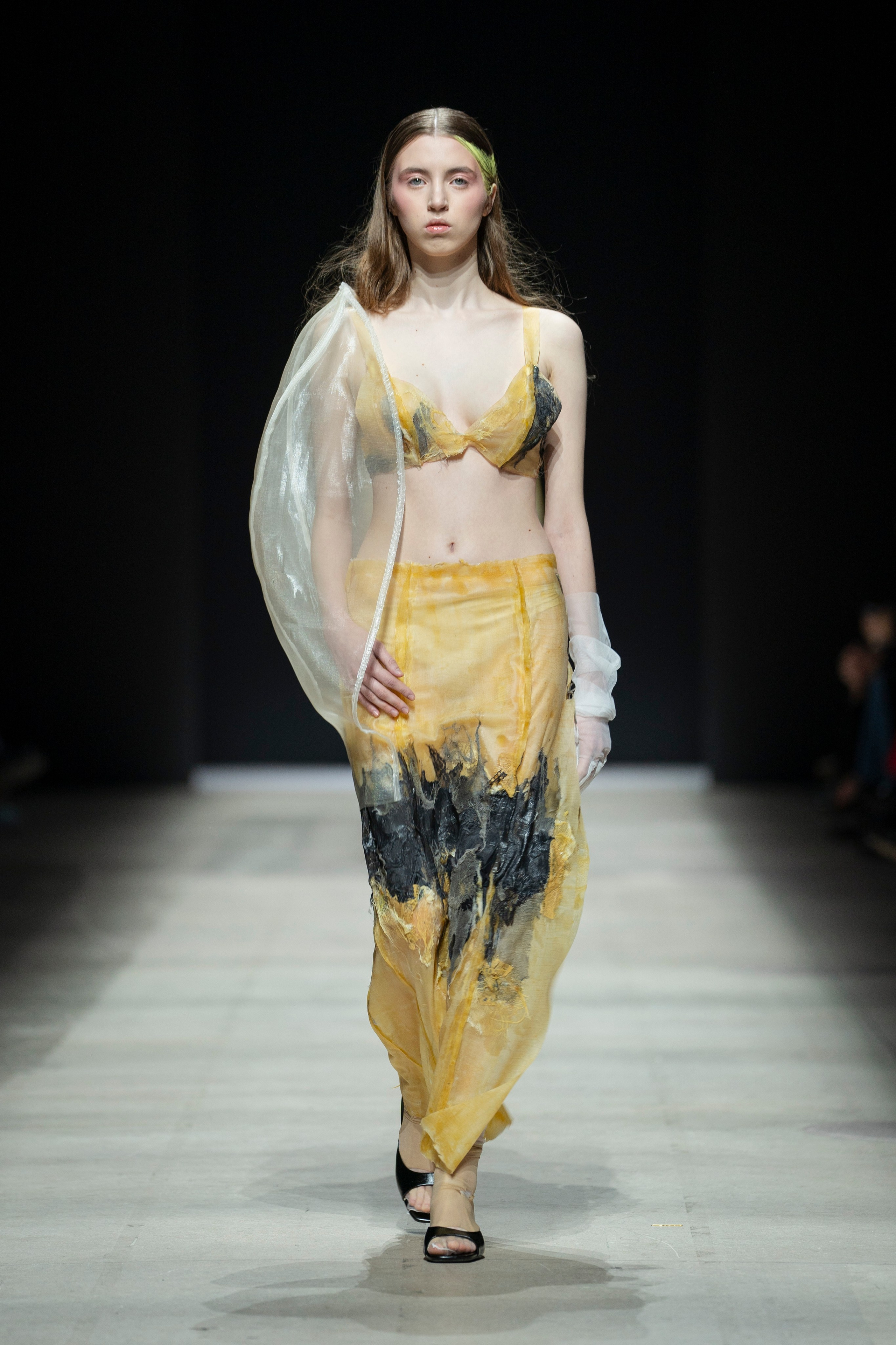 Показ Школы дизайна НИУ ВШЭ на Московской неделе моды. Фотограф в Москве Савкина Евгения