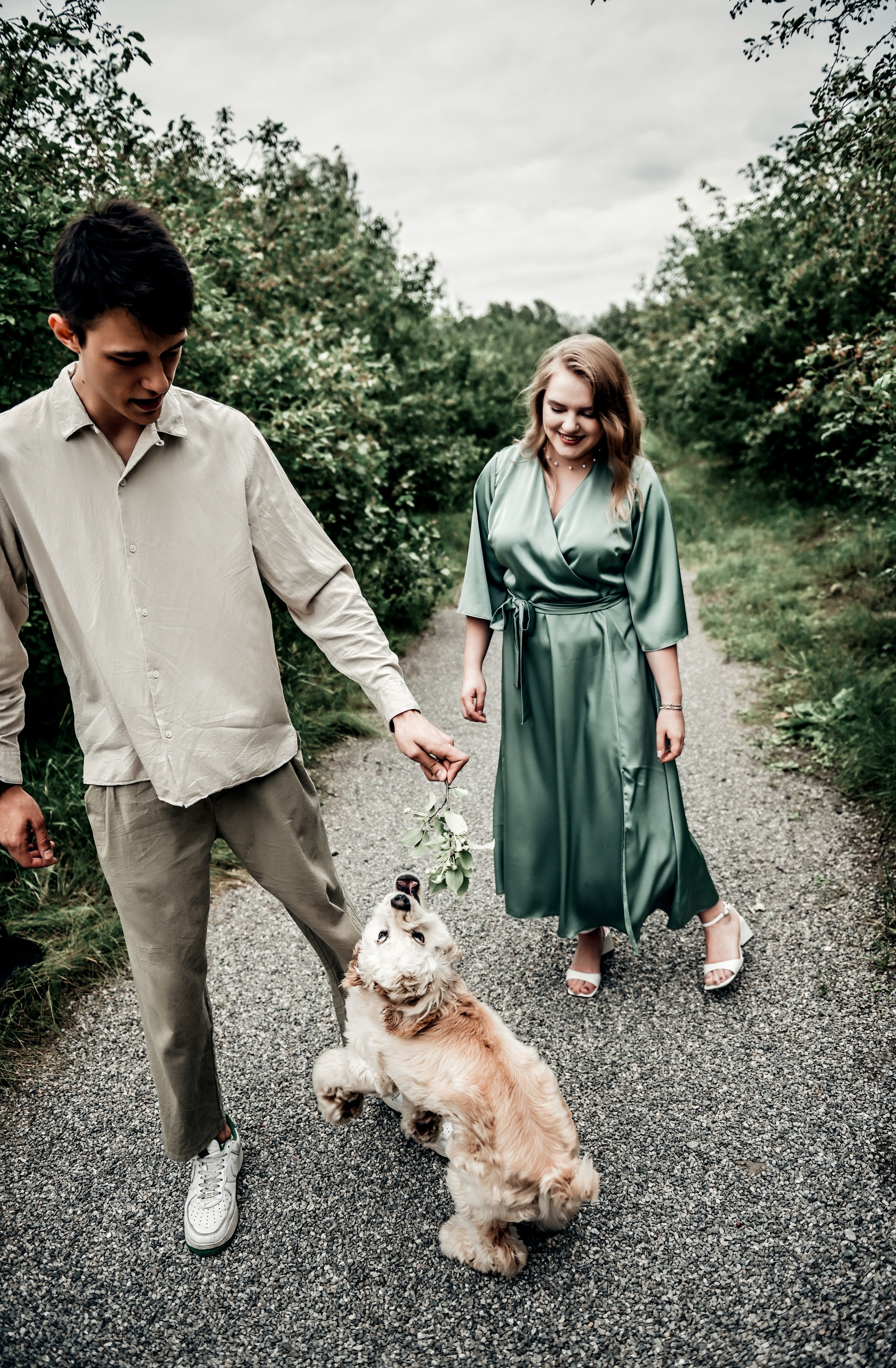 Love story прогулка вместе с песиком))). Свадебный, семейный, детский, контент фотограф в Омске Максим Ильин