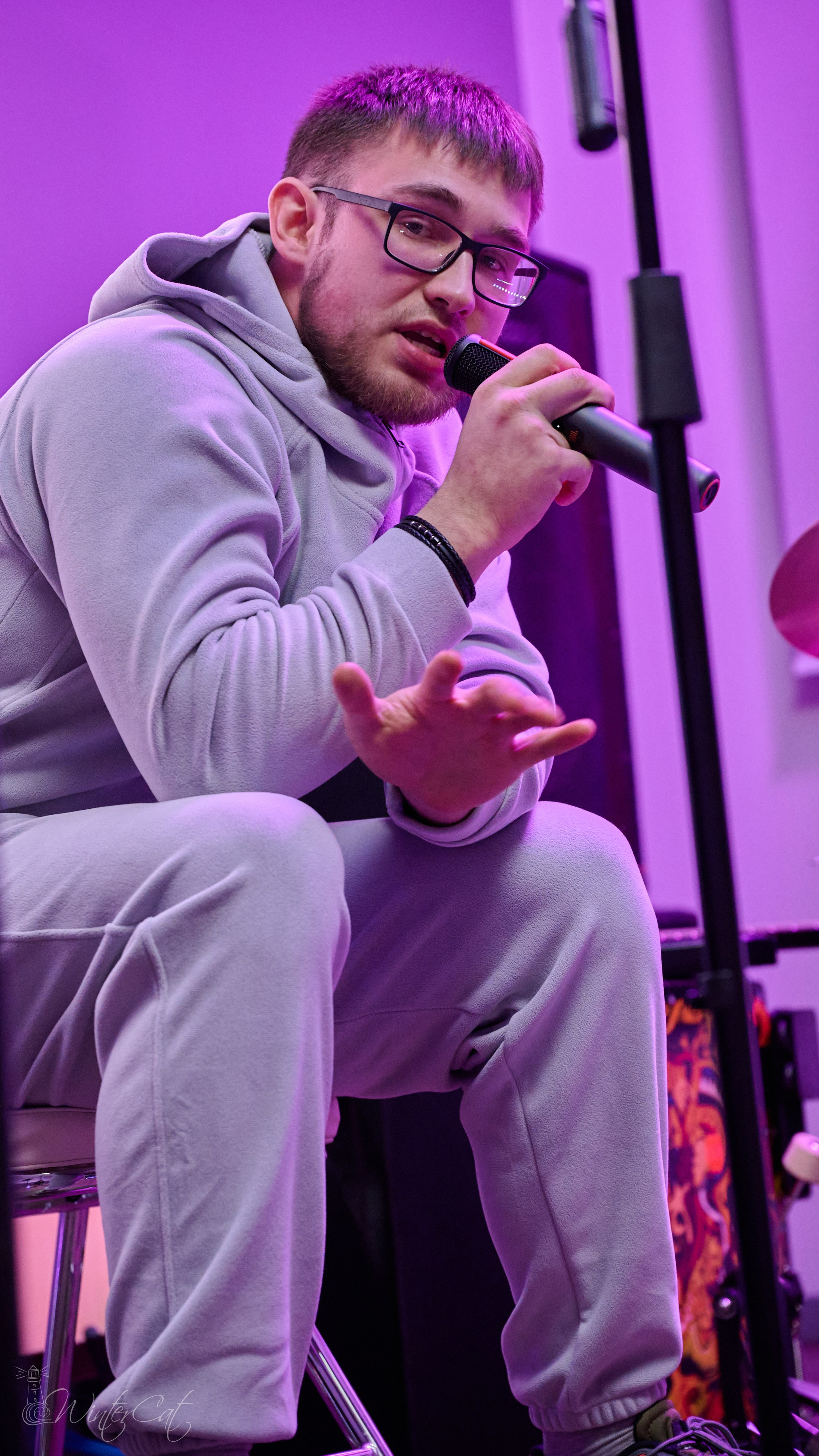 Открытый микрофон. Портретный и репортажный фотограф в Магадане Андрей Нефедов WinterCatPhoto