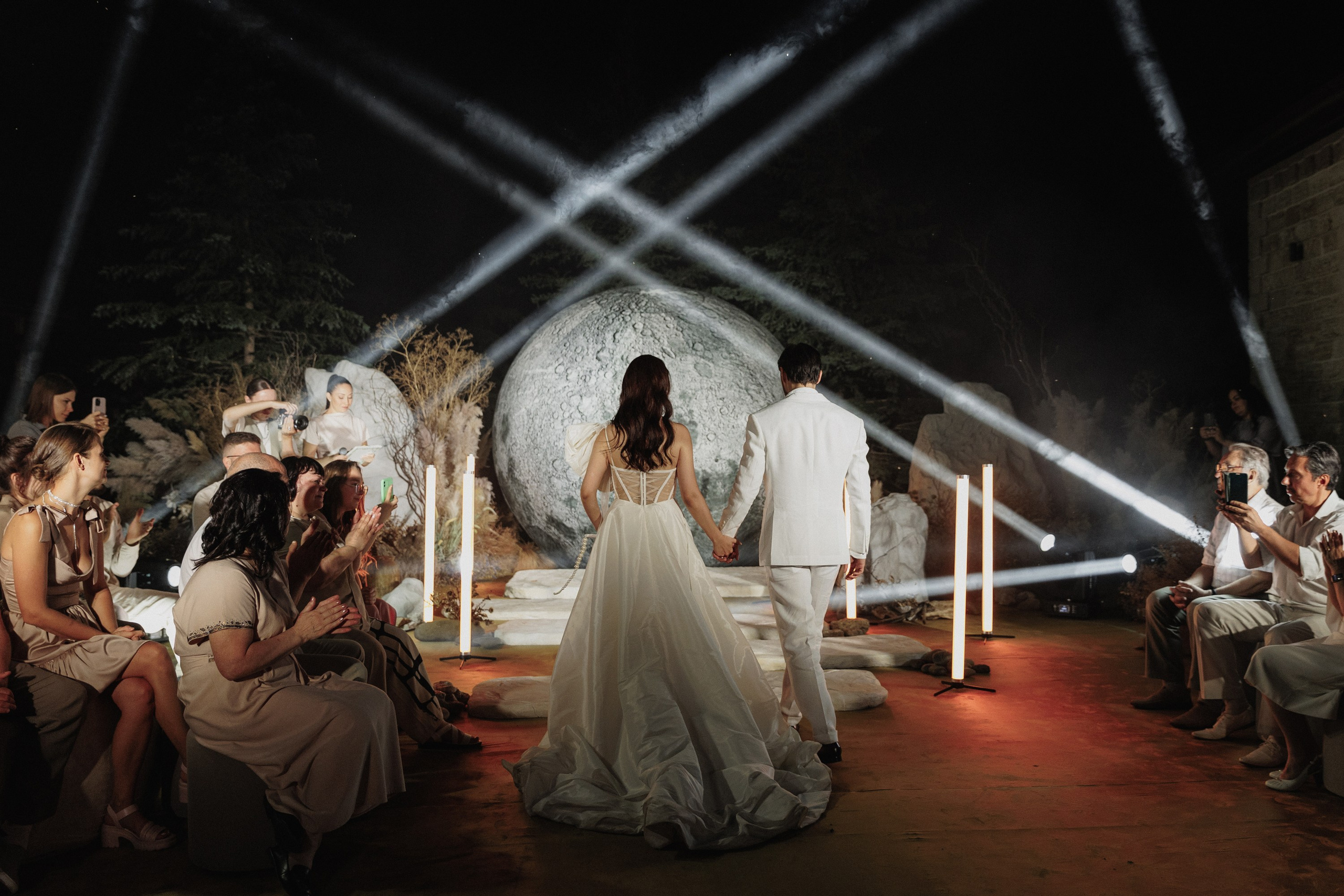 V&E | On The Moon. Свадебная фотография и видеосъёмка