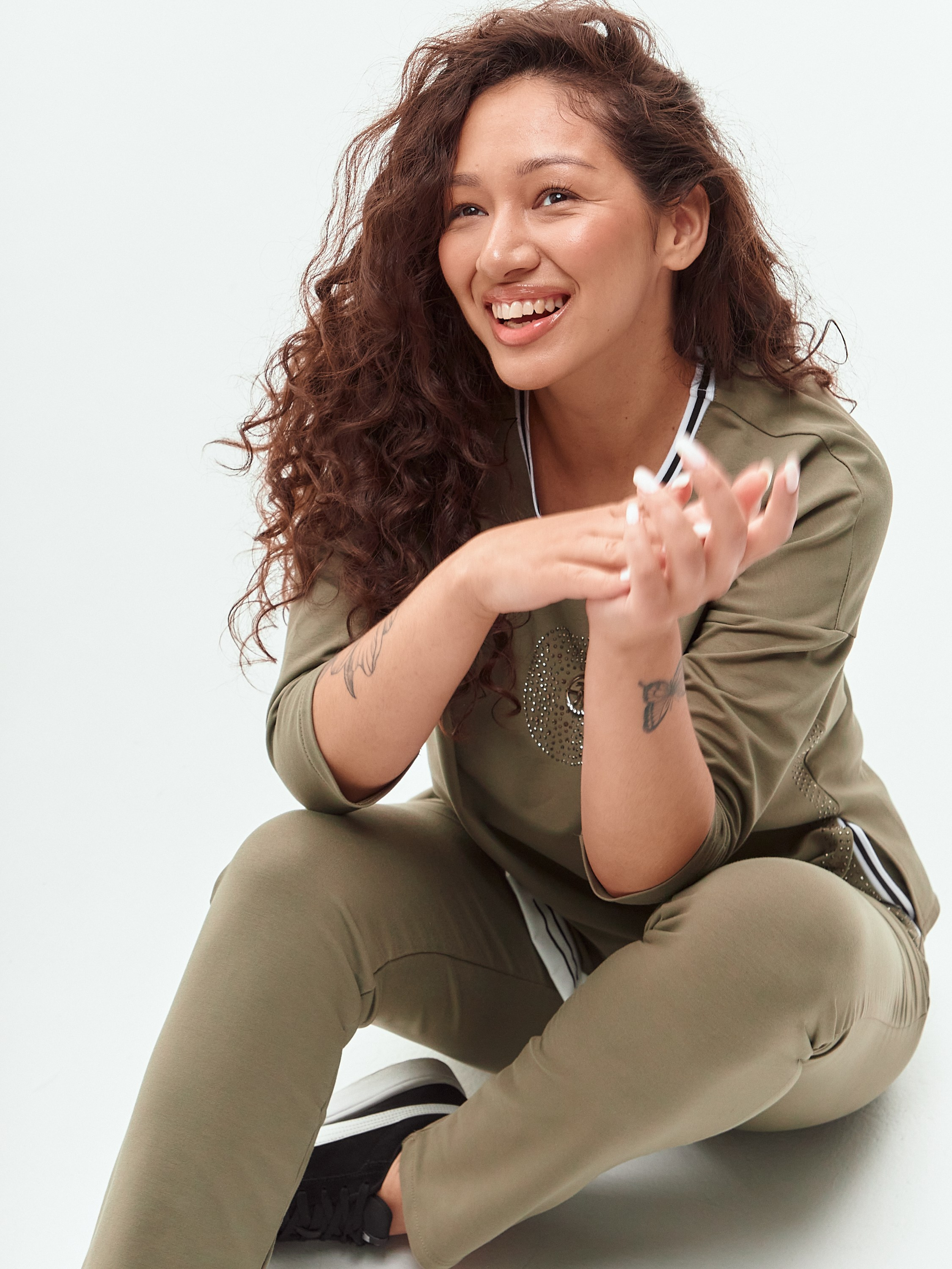 ЮЛЯ +SIZE. Продающий контент для маркетплейсов и e-commerce «под ключ»