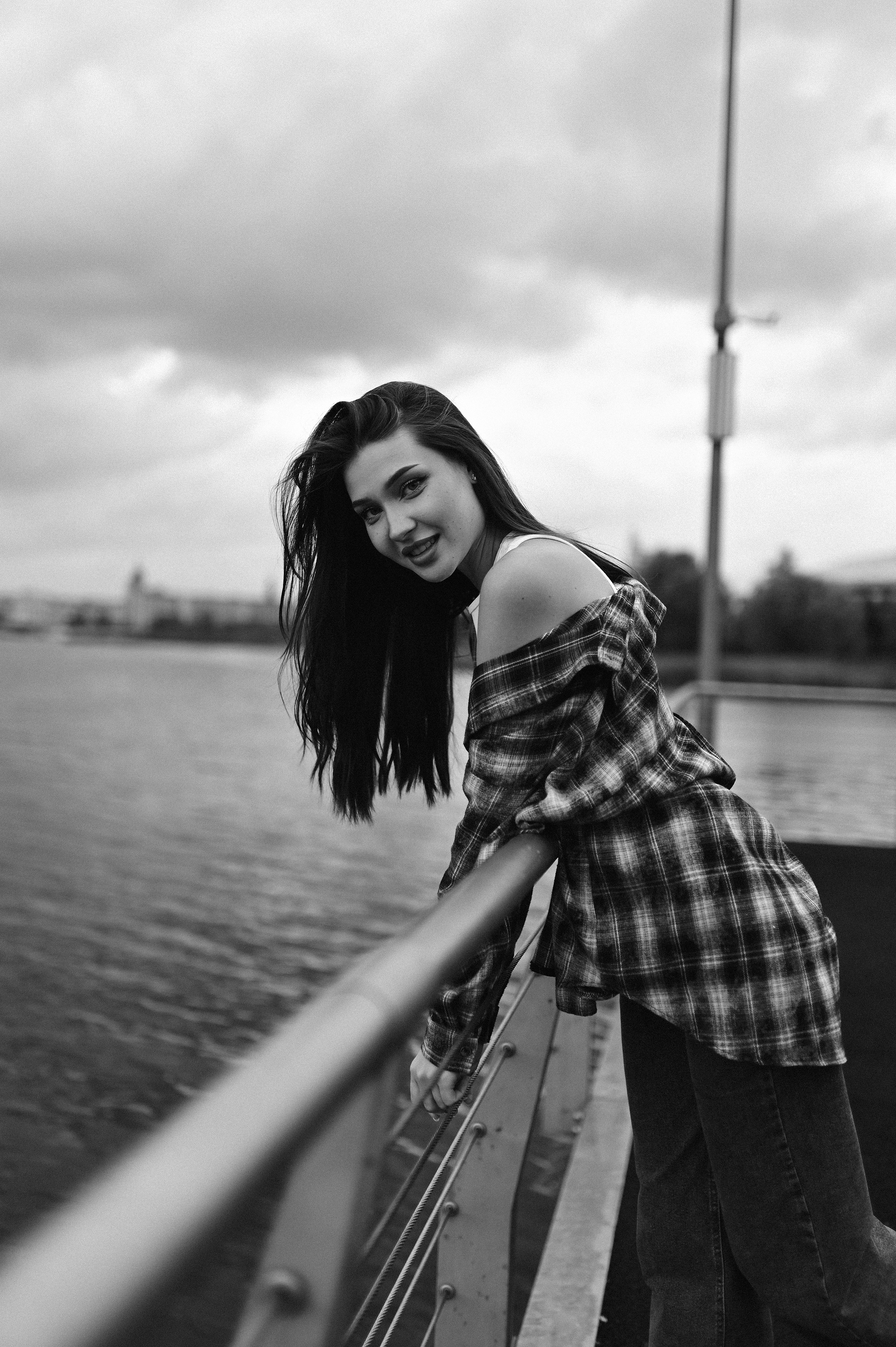 Главная-монохром