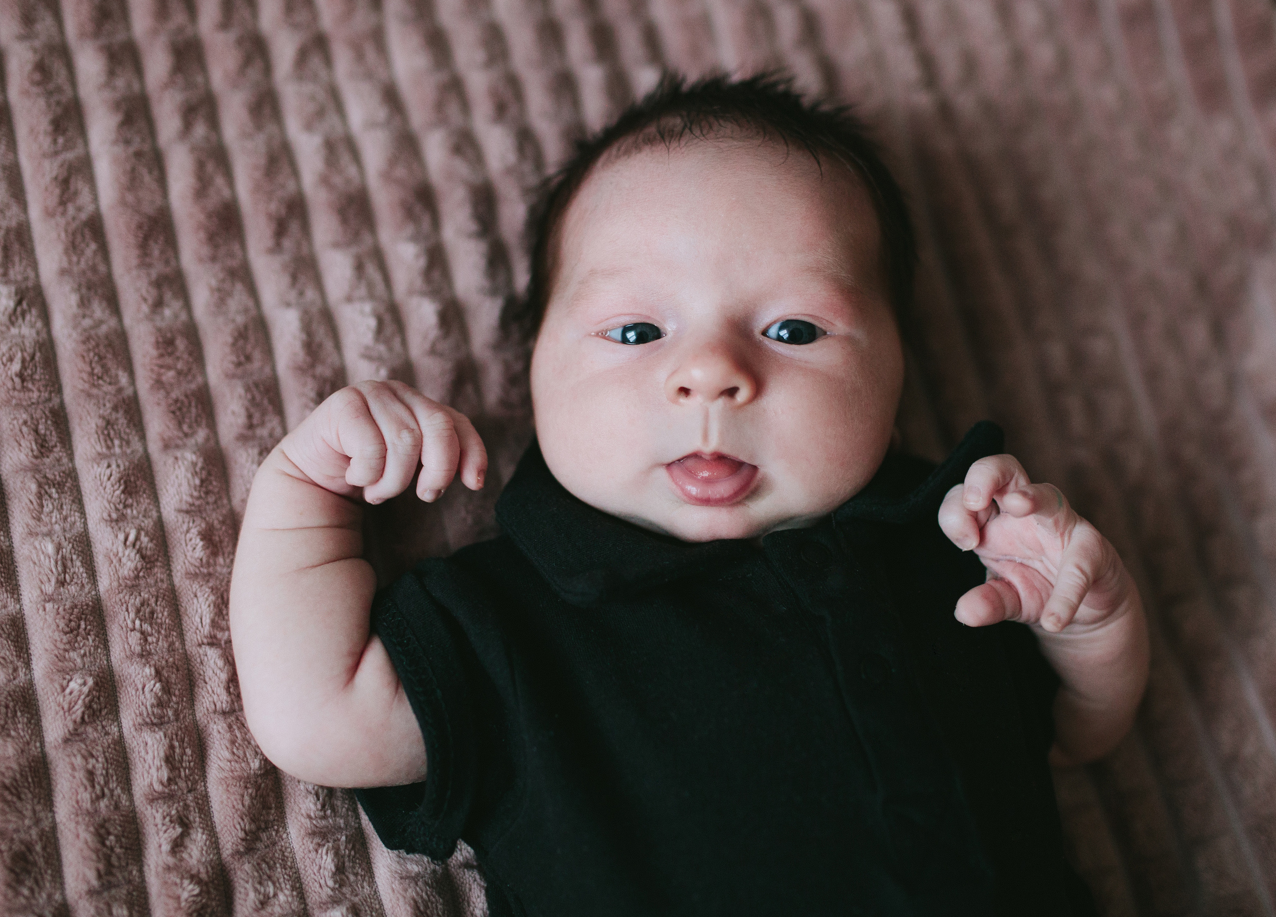 Фотосъёмка дома в чёрной одежде. Forteens Выпускные альбомы в Нижнем Новгороде