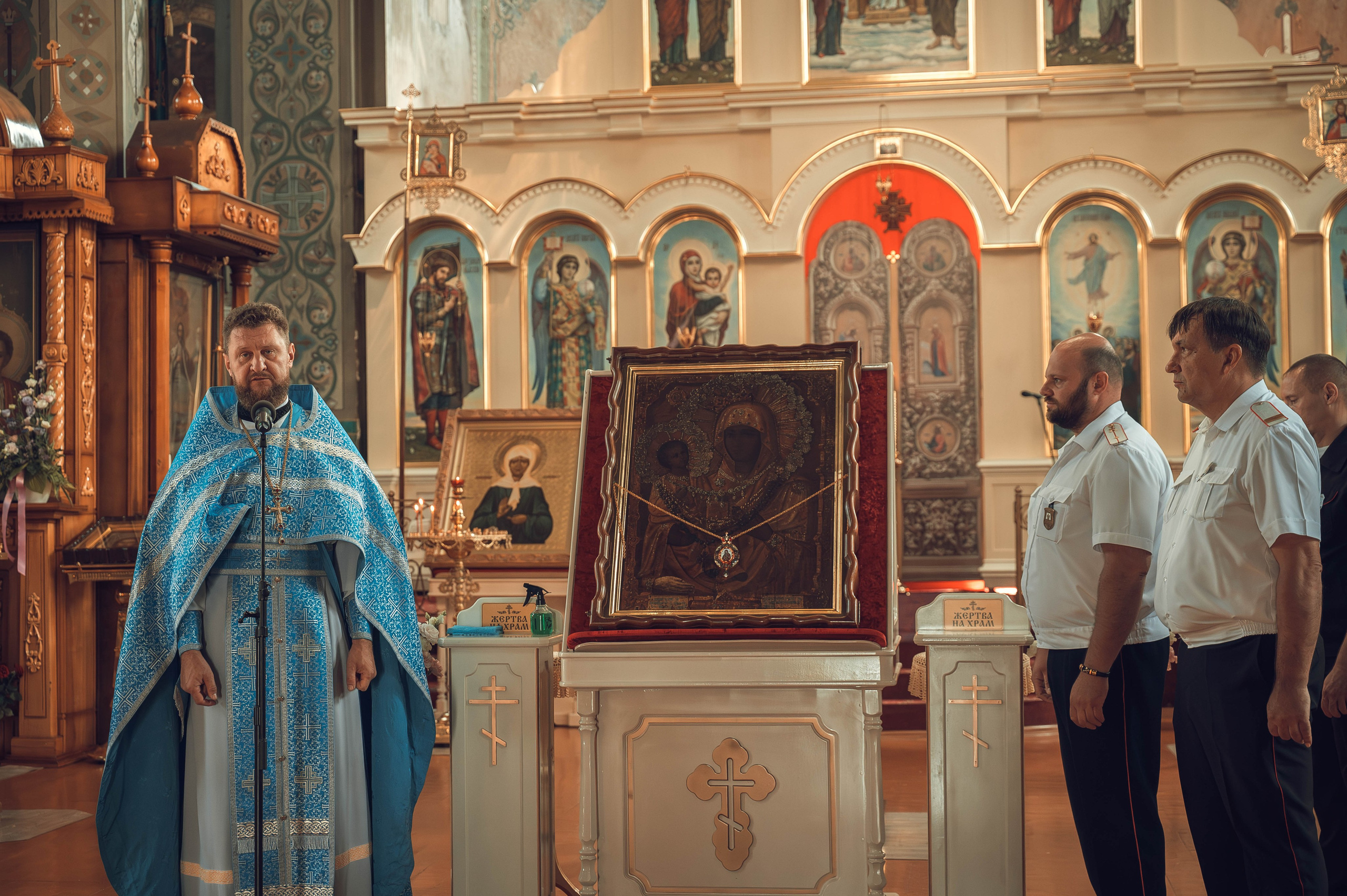 День празднования иконы Божией Матери, именуемой «Троеручица». ФОТОГРАФ НА ТАИНСТВА ВИКТОРИЯ БЕРЕЖНАЯ